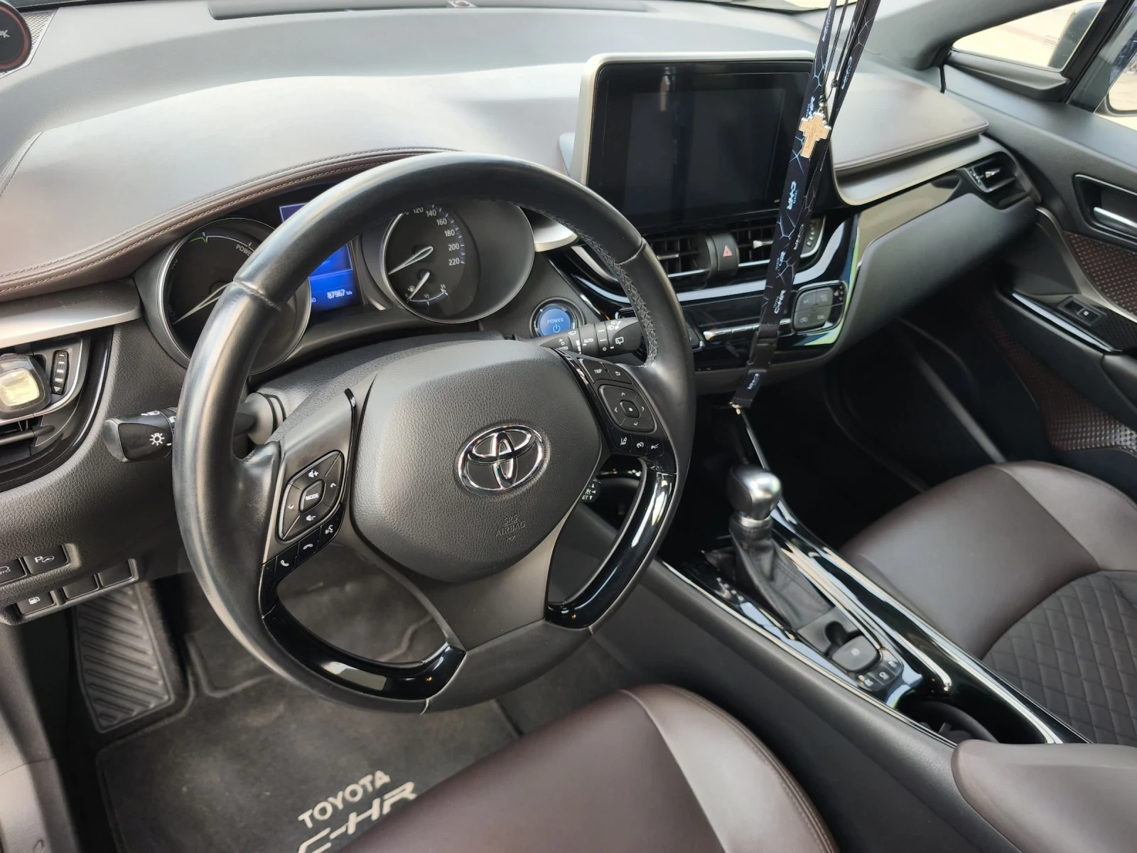 Toyota C-HR BLACK EDITION FULL SERVICE IN TOYOTA NEW!!! - изображение 7