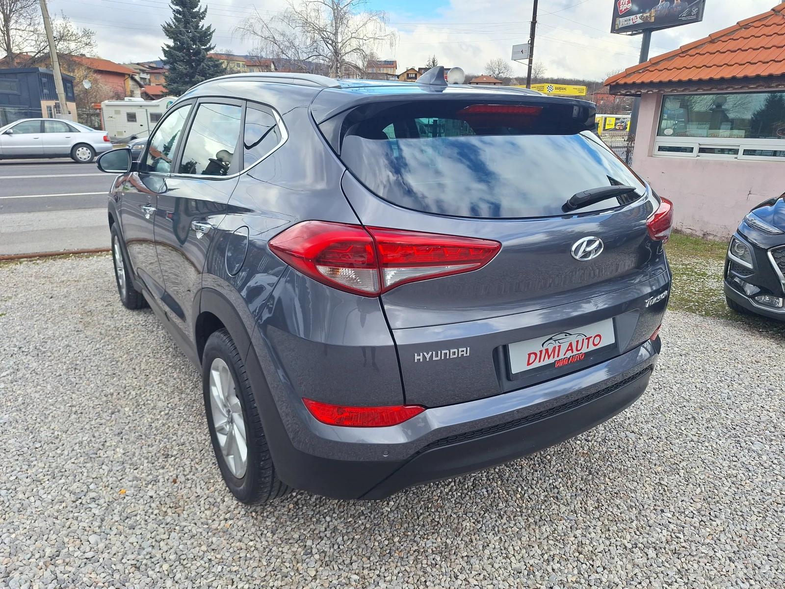 Hyundai Tucson 1.7crdi 141ks Avtomat Navi Kamera!, снимка 5 - Автомобили и джипове - 54081884