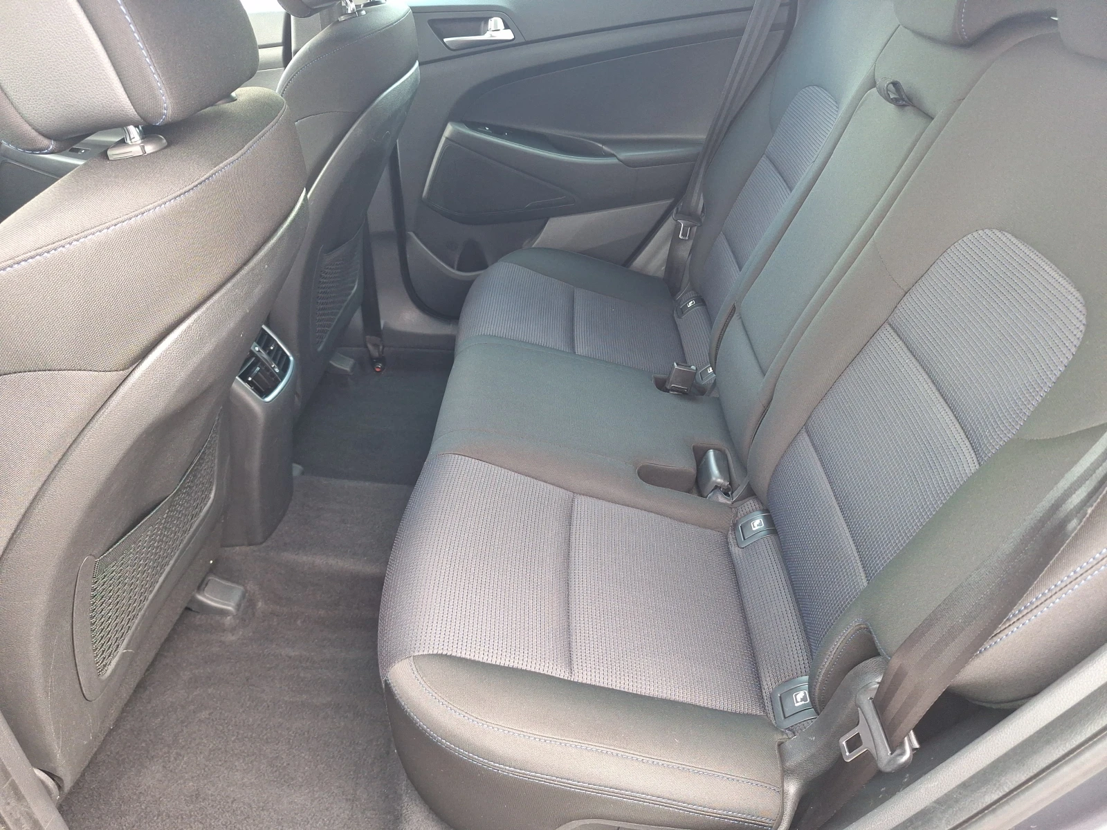 Hyundai Tucson 1.7crdi 141ks Avtomat Navi Kamera!, снимка 13 - Автомобили и джипове - 54081884