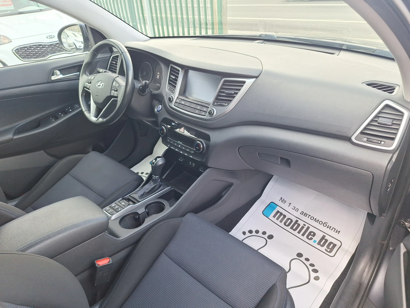 Hyundai Tucson 1.7crdi 141ks Avtomat Navi Kamera!, снимка 12 - Автомобили и джипове - 54081884