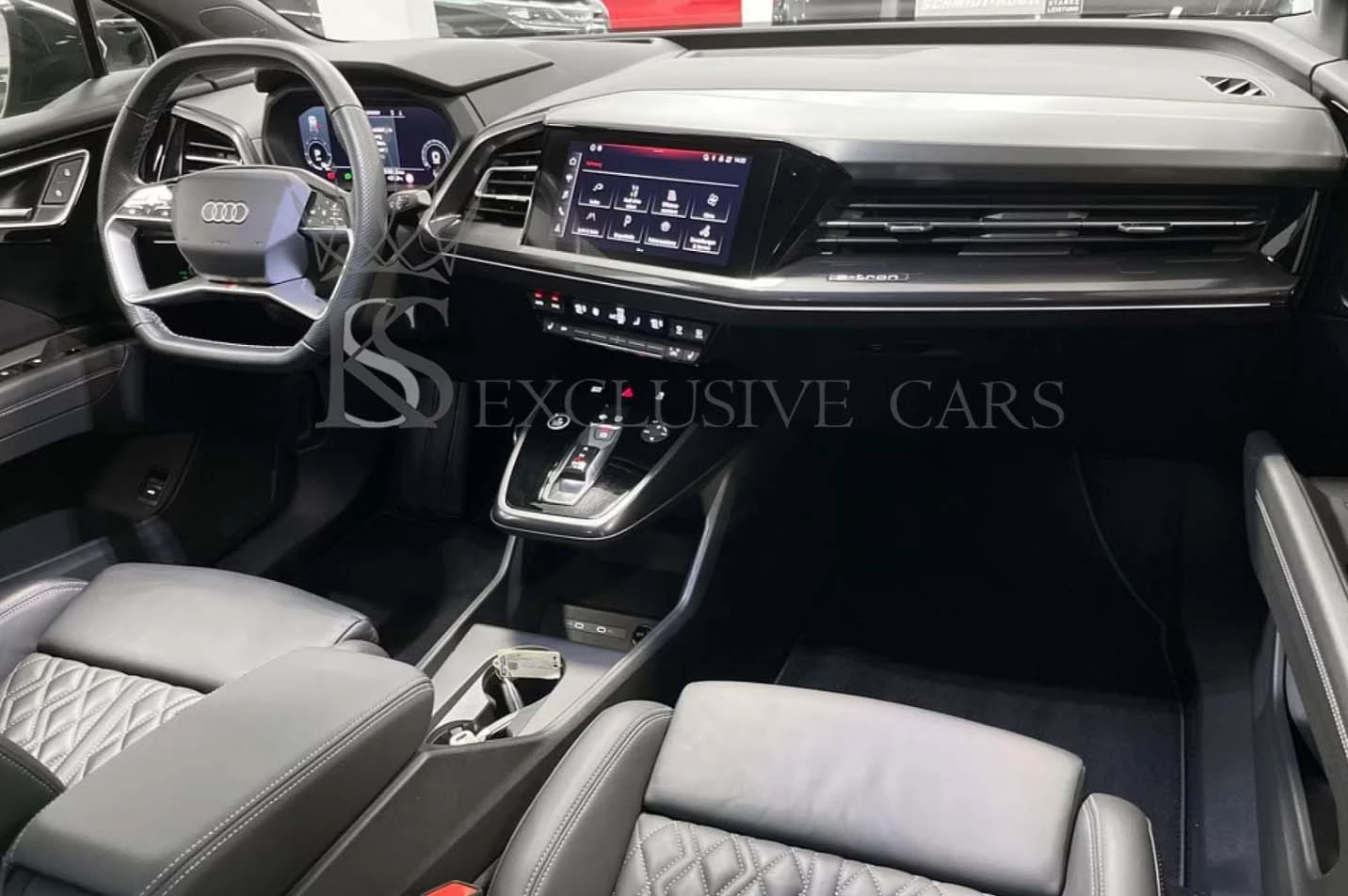 Audi Q4 40 E-TRON* S-LINE* PANO* HUD* MATRIX* MEMORY* 360*, снимка 4 - Автомобили и джипове - 54366234