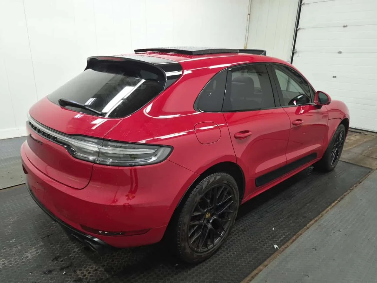 Porsche Macan GTS * 360 КАМЕРА* ПАНОРАМА* ПОДГРЕВИ* , снимка 5 - Автомобили и джипове - 54477578