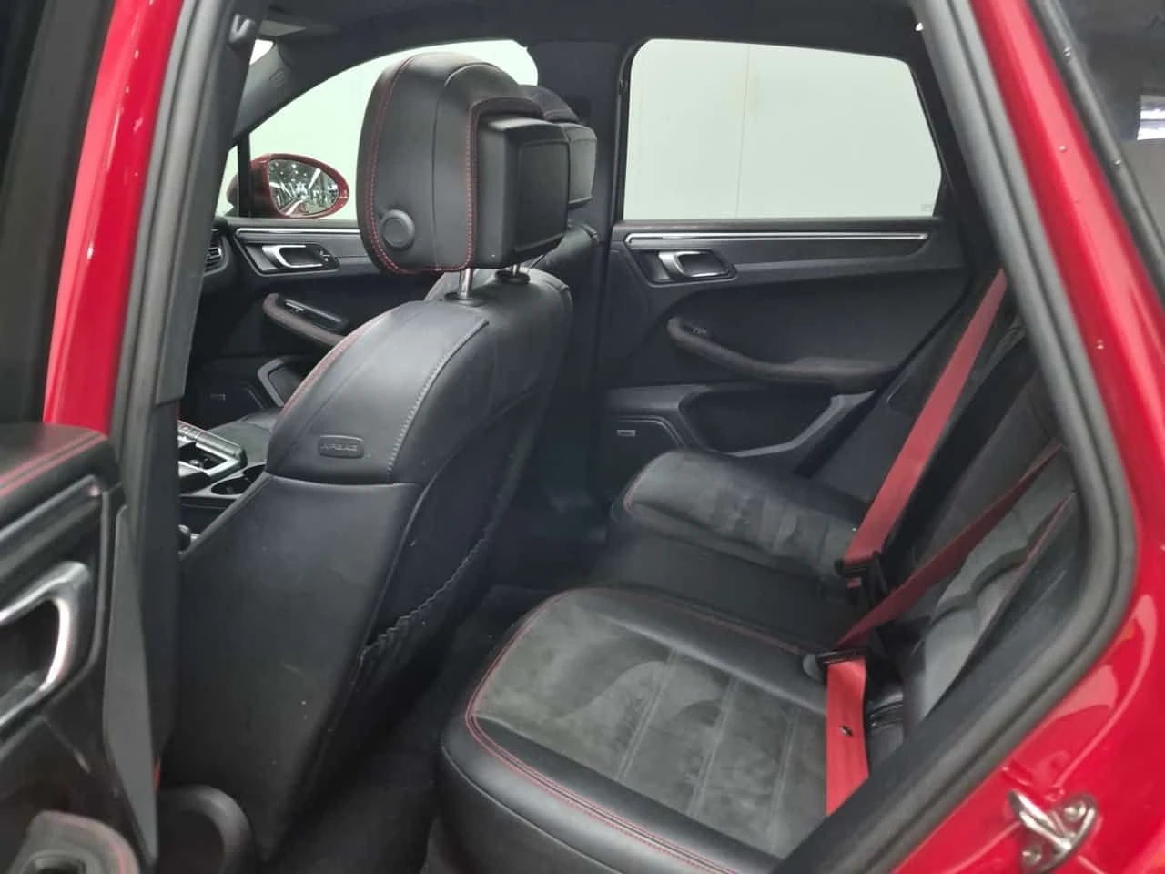 Porsche Macan GTS * 360 КАМЕРА* ПАНОРАМА* ПОДГРЕВИ* , снимка 13 - Автомобили и джипове - 54477578