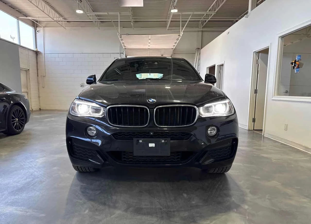 BMW X6 | HARMAN KARDON | М ПАКЕТ | ЧЕРВЕН САЛОН | CARFAX , снимка 5 - Автомобили и джипове - 54683591