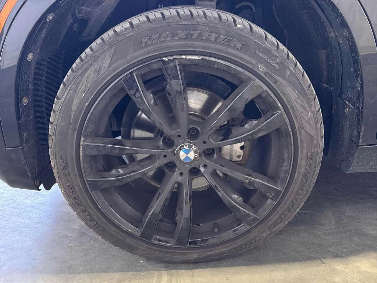 BMW X6 | HARMAN KARDON | М ПАКЕТ | ЧЕРВЕН САЛОН | CARFAX , снимка 6 - Автомобили и джипове - 54683591