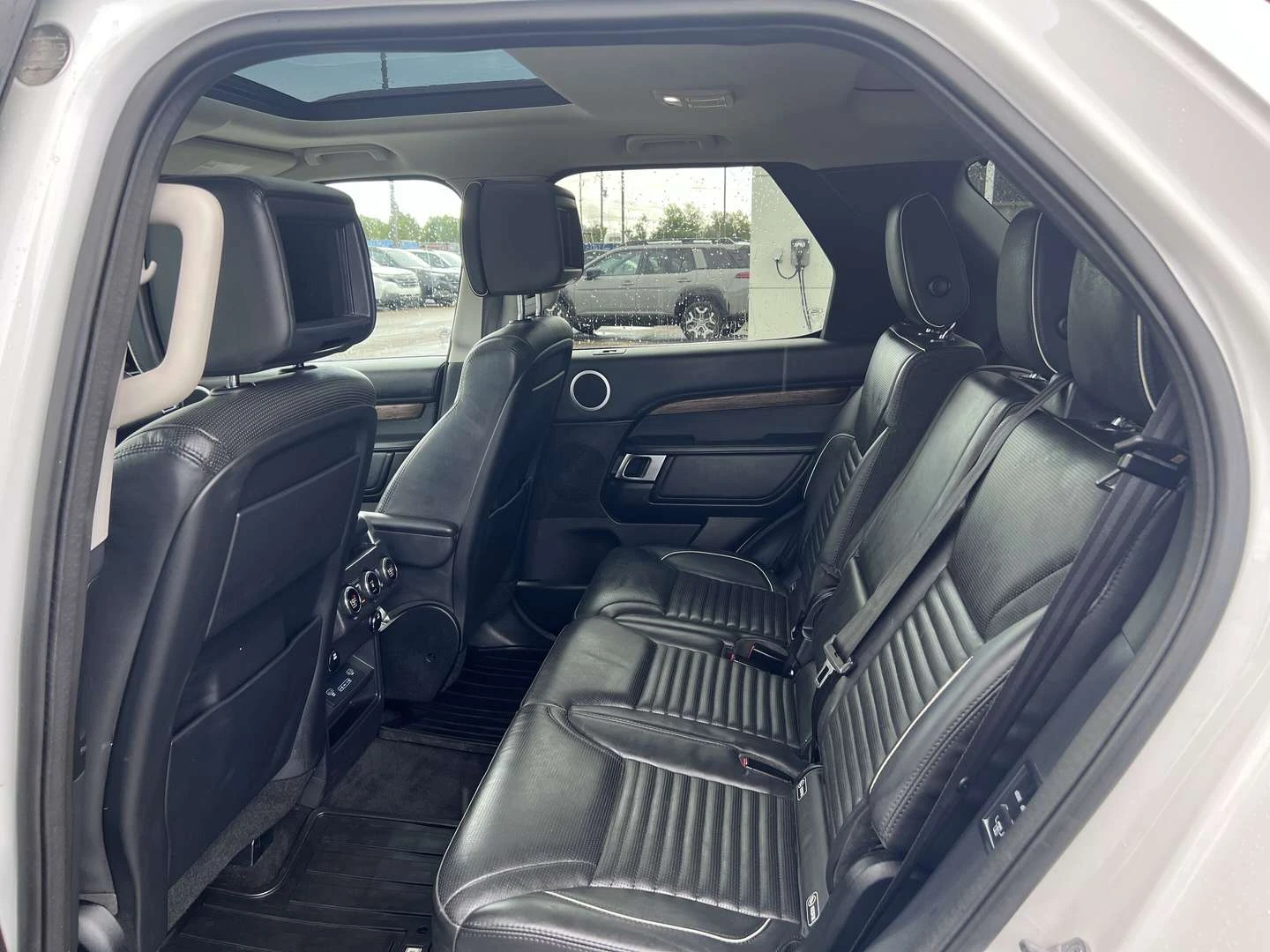Land Rover Discovery, снимка 8 - Автомобили и джипове - 56020237
