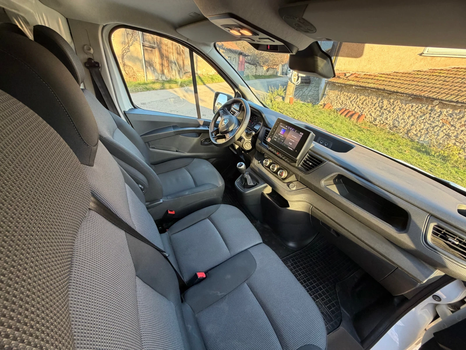 Renault Trafic 2.0BlueDCi L2H1 3.0t - изображение 9