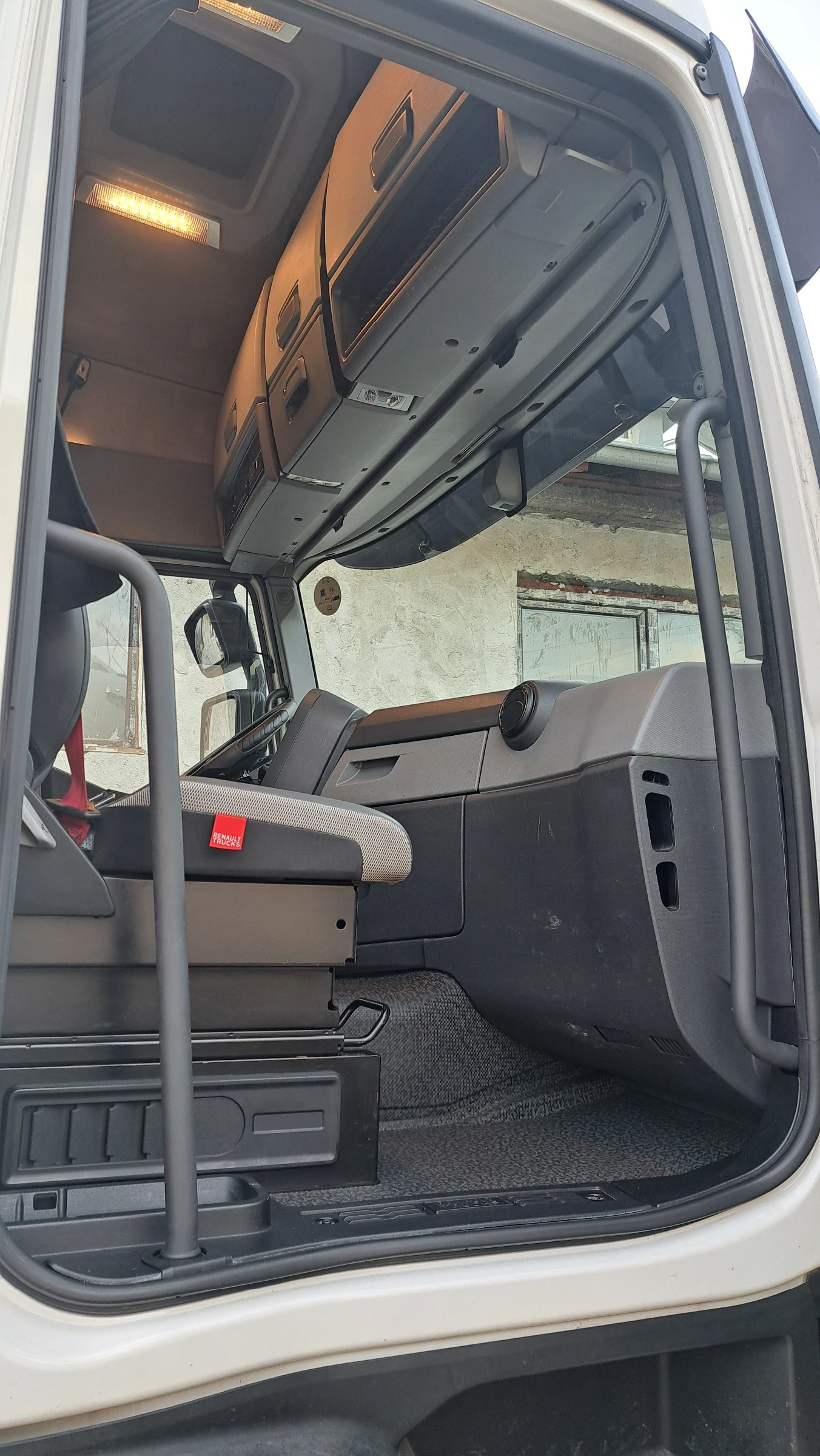 Renault T 460 - изображение 8