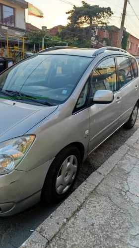 Toyota Corolla verso, снимка 2