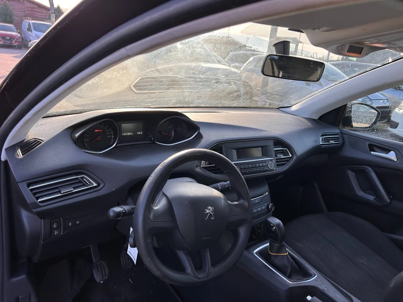 Peugeot 308 1.2i EURO 6, снимка 10 - Автомобили и джипове - 48028863