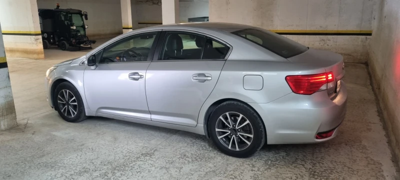 Toyota Avensis, снимка 2 - Автомобили и джипове - 48614957