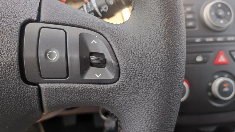 Kia Ceed Facelift 1.4 фабрична газ, снимка 9 - Автомобили и джипове - 52215411