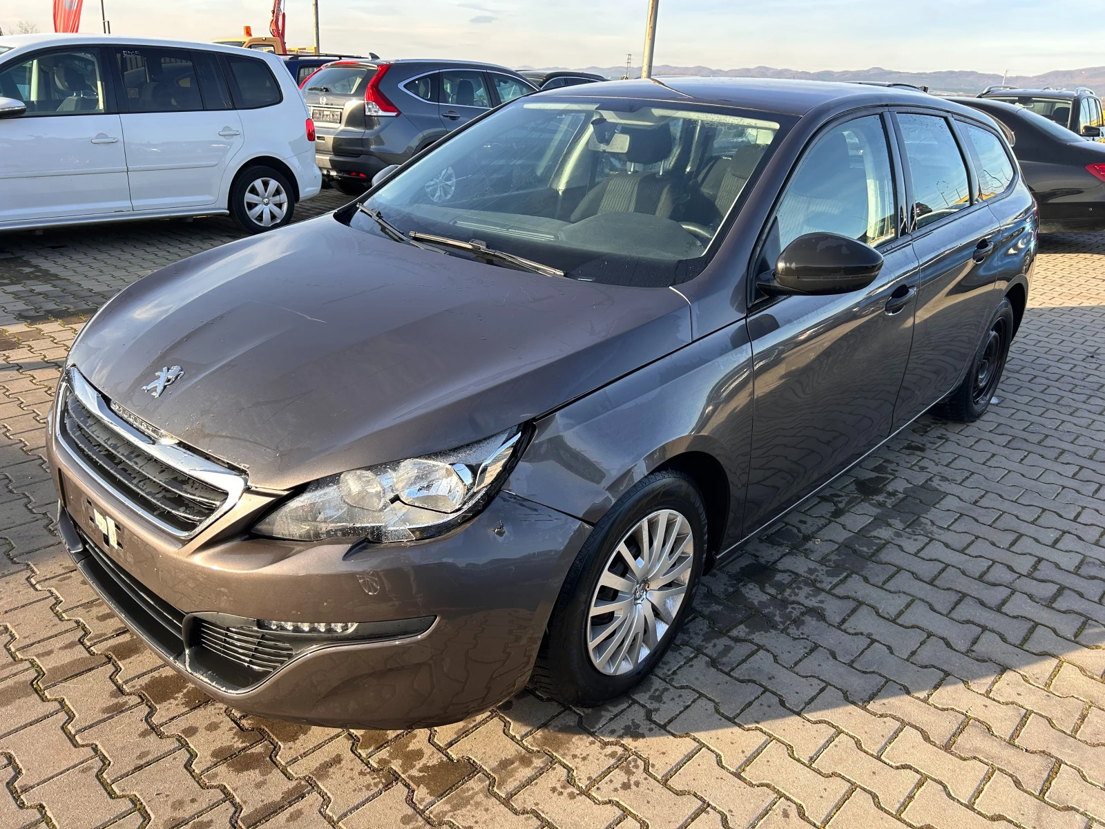 Peugeot 308 1.2i EURO 6, снимка 1