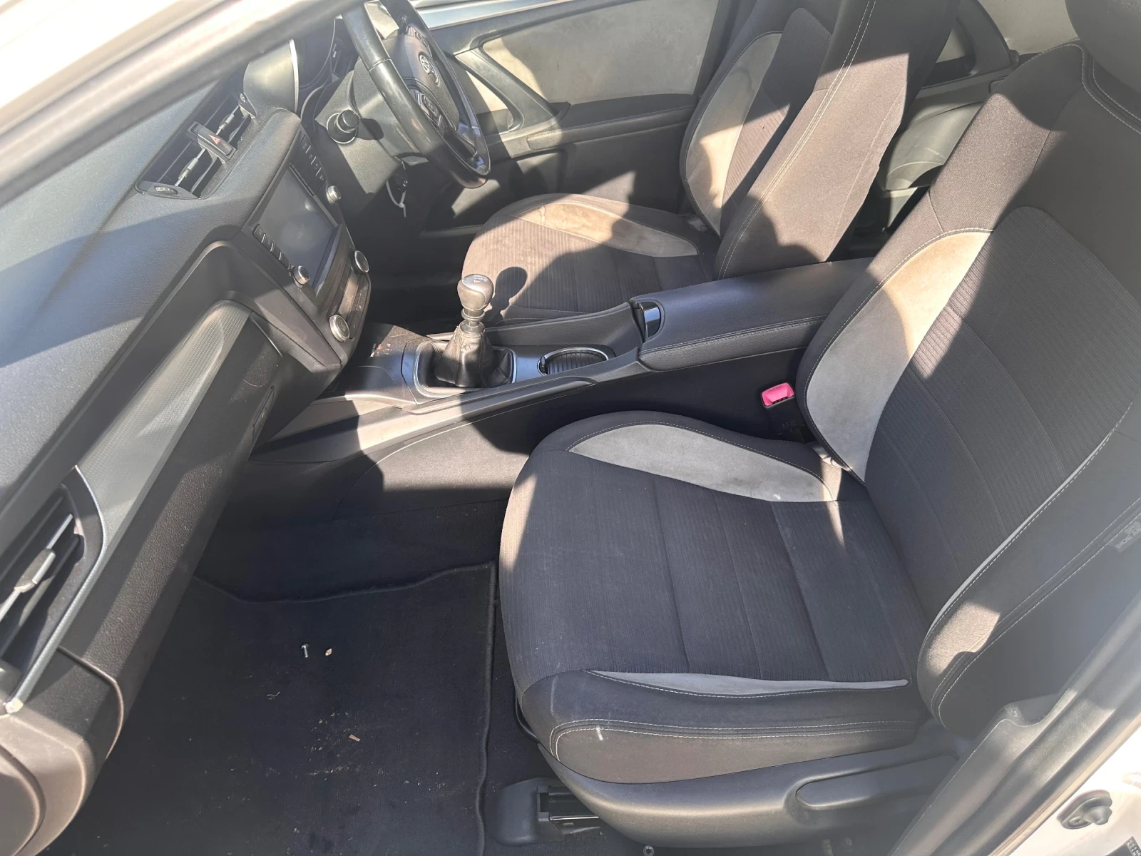 Toyota Avensis 1.6D-4d 112.    | Mobile.bg   12