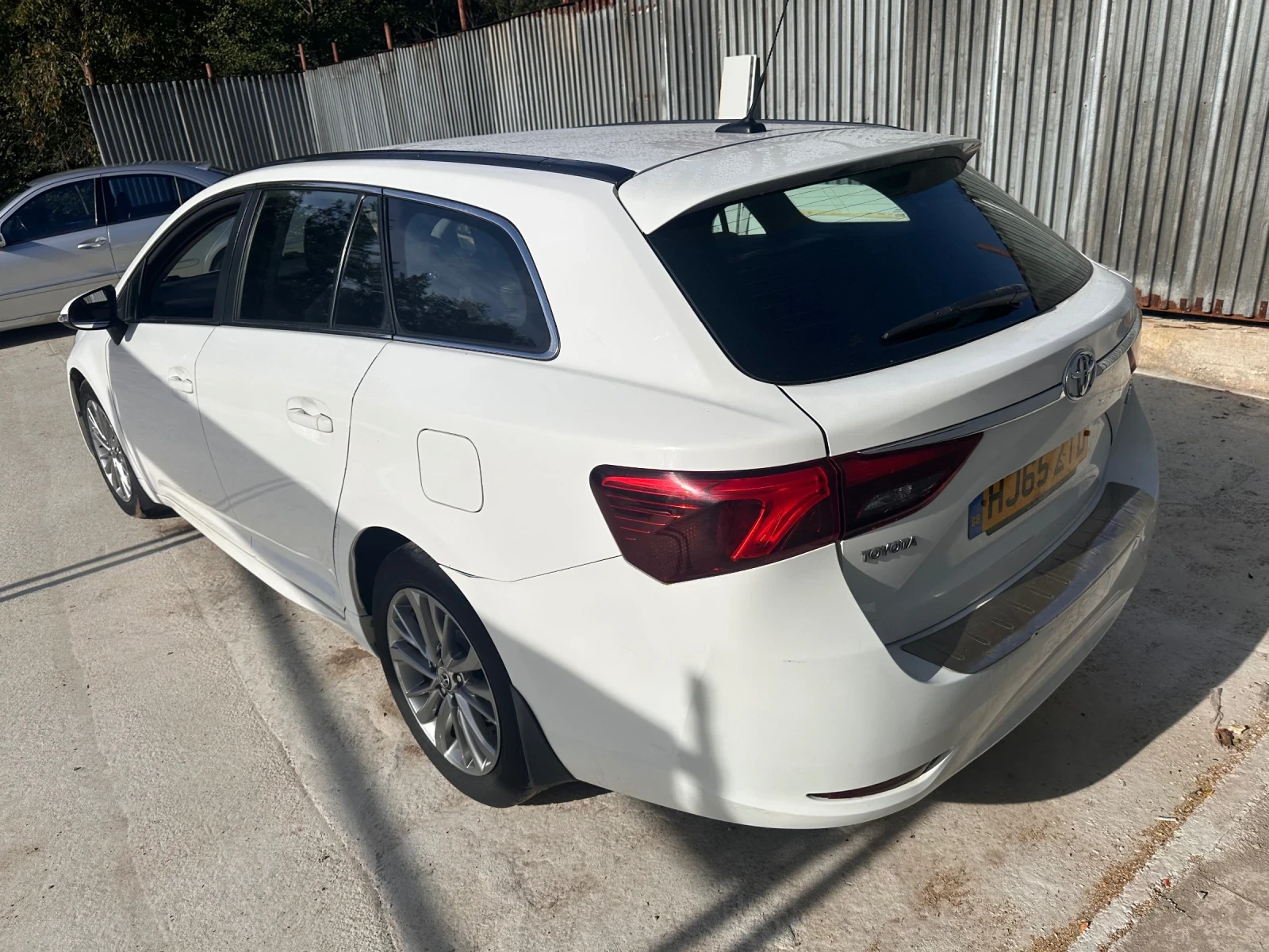 Toyota Avensis 1.6D-4d 112к.с НА ЧАСТИ  - изображение 4