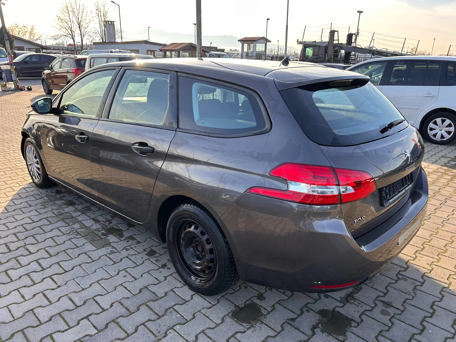 Peugeot 308 1.2i EURO 6 - изображение 8