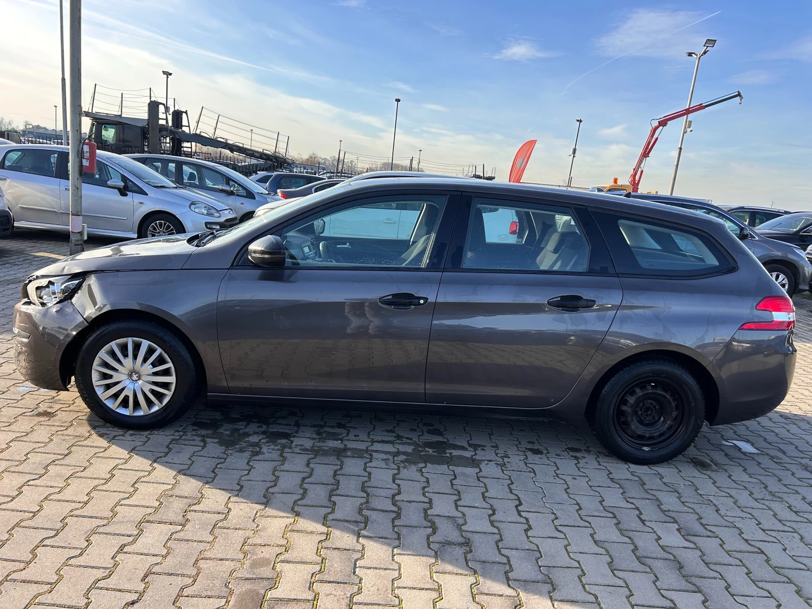 Peugeot 308 1.2i EURO 6 - изображение 9