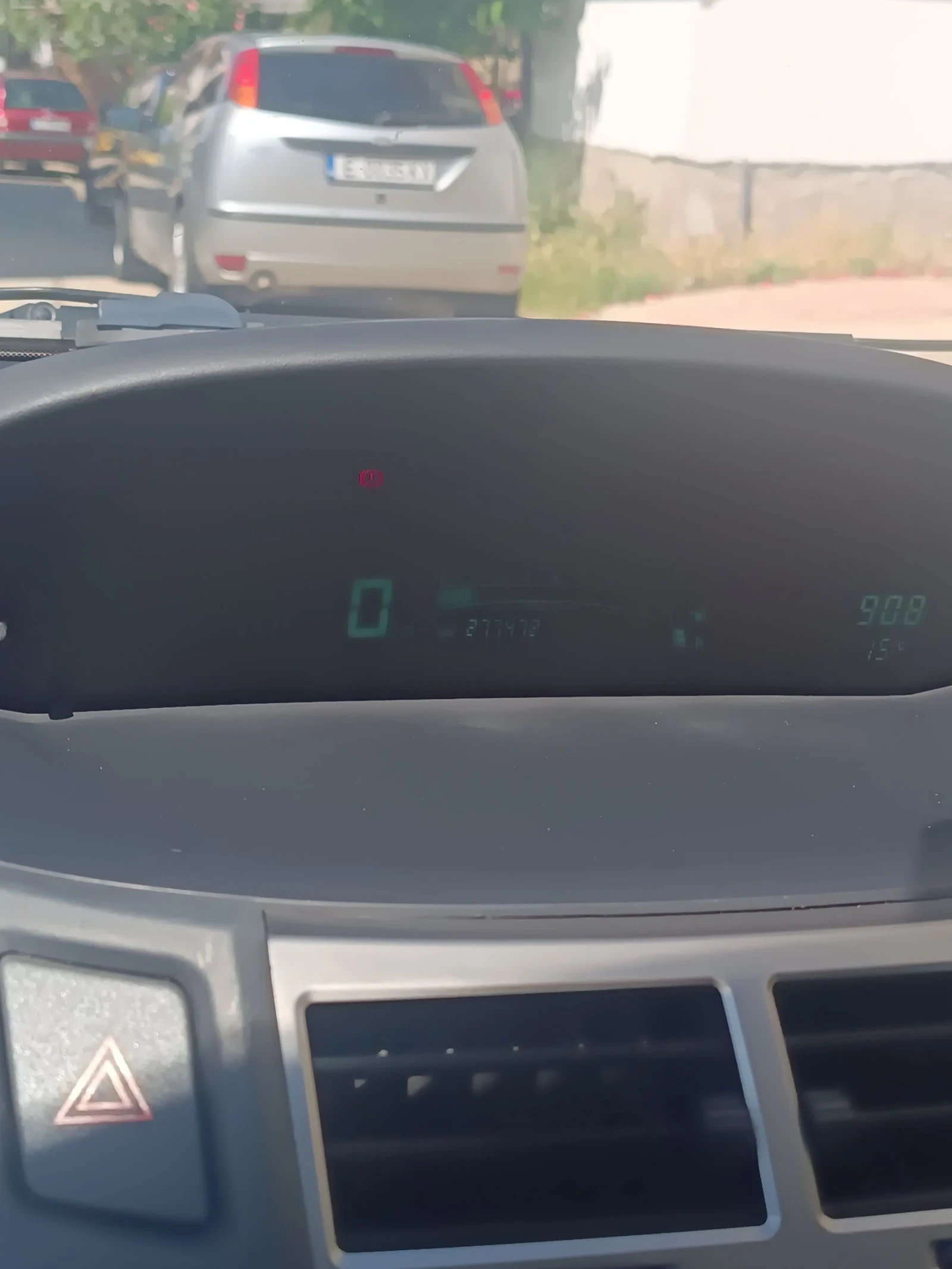 Toyota Yaris Yaris 1.0i 70kc. клима - изображение 7