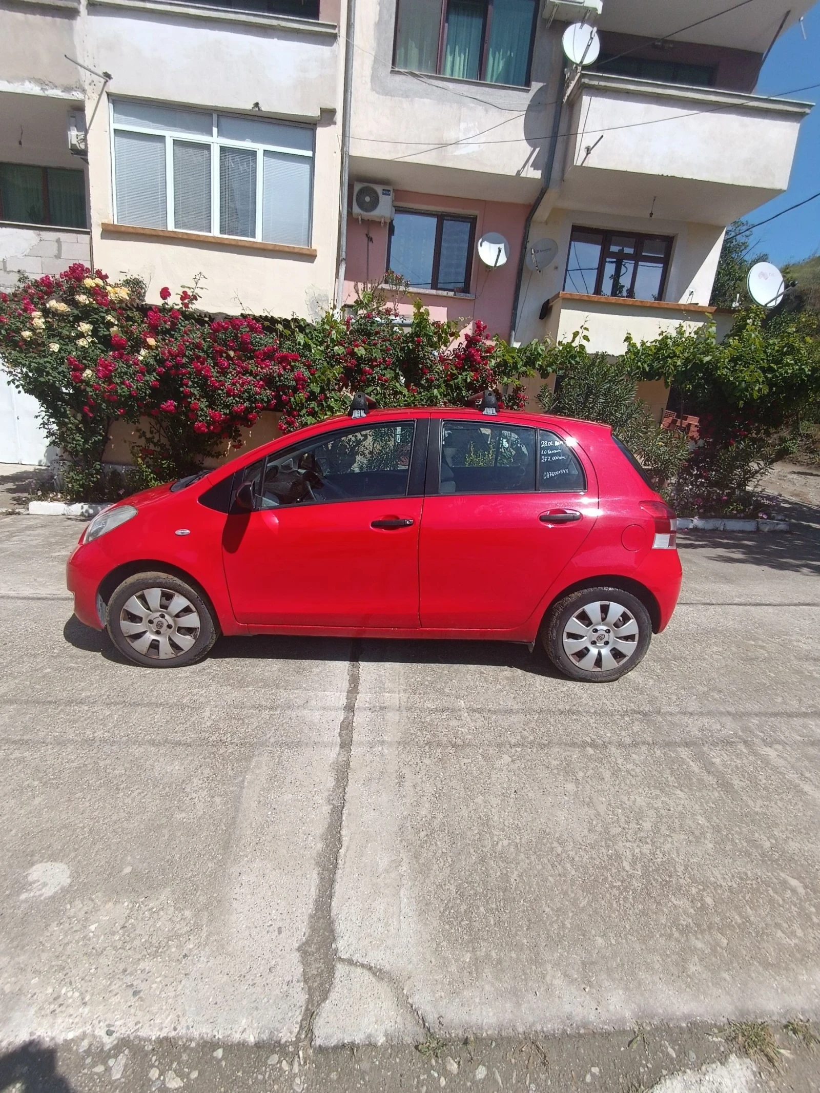 Toyota Yaris Yaris 1.0i 70kc. клима - изображение 4