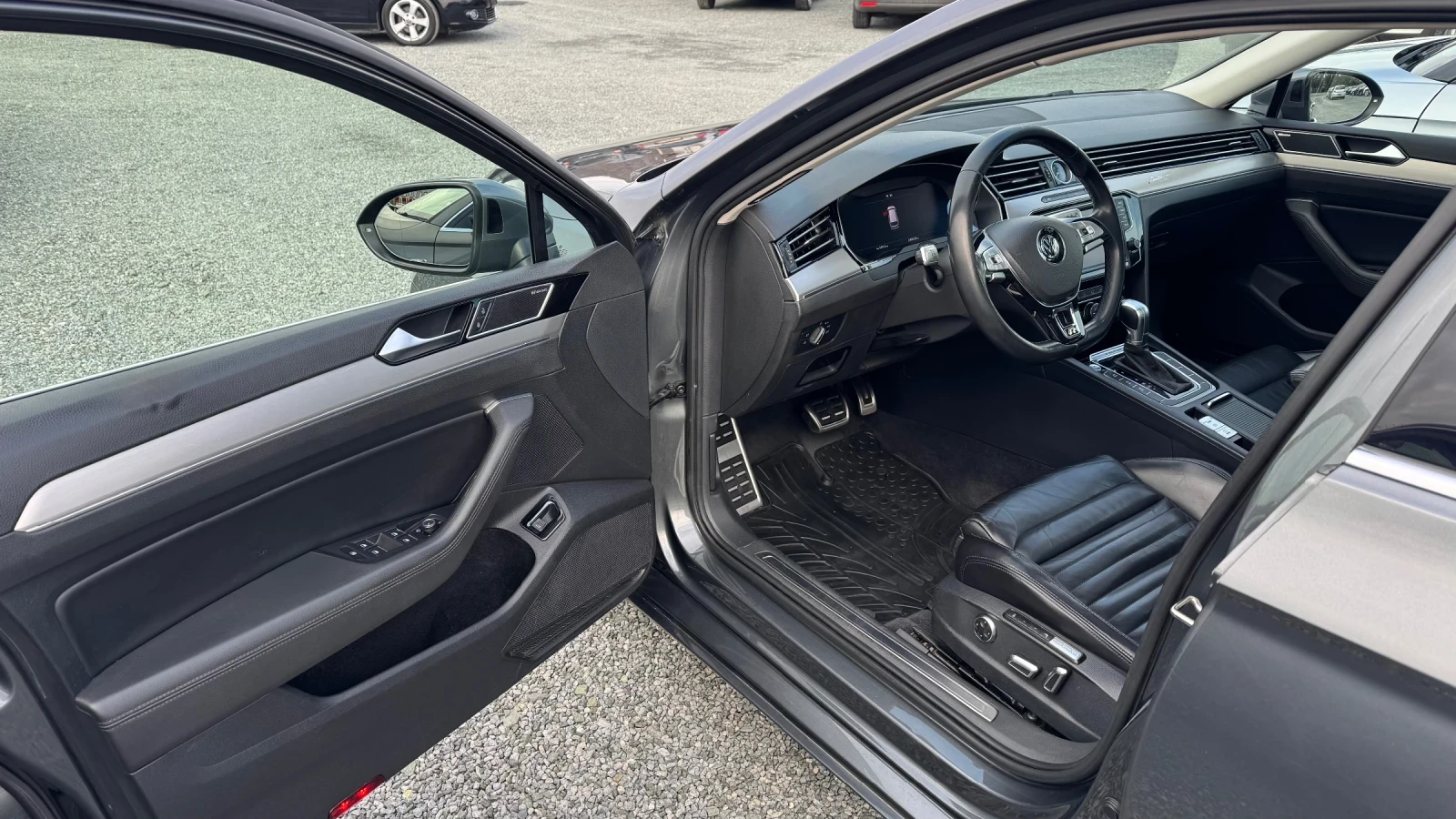 VW Passat B8 2.0BiTDI 4motion , снимка 15 - Автомобили и джипове - 53628685