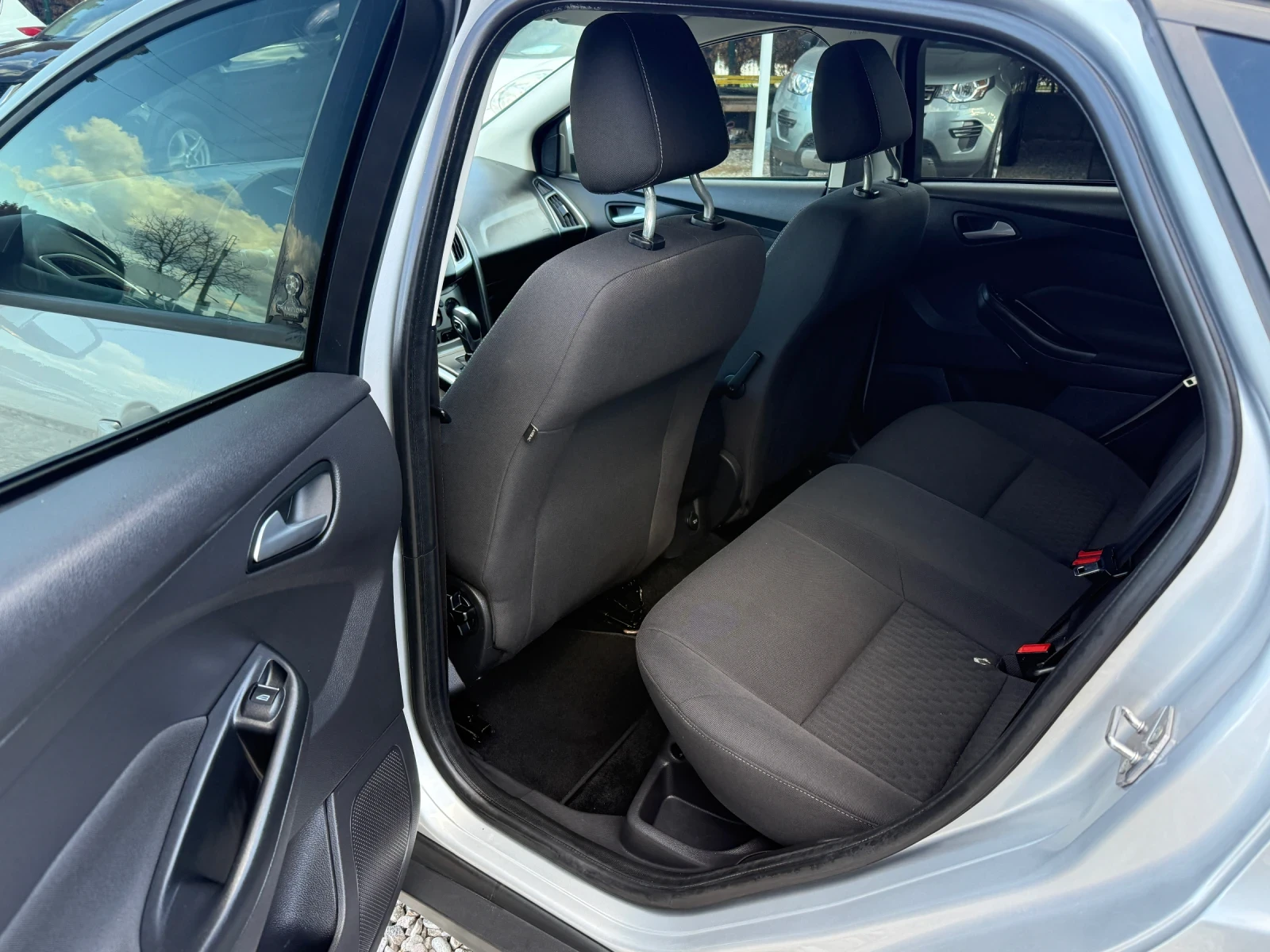 Ford Focus 2.0 D Avtomat - изображение 8