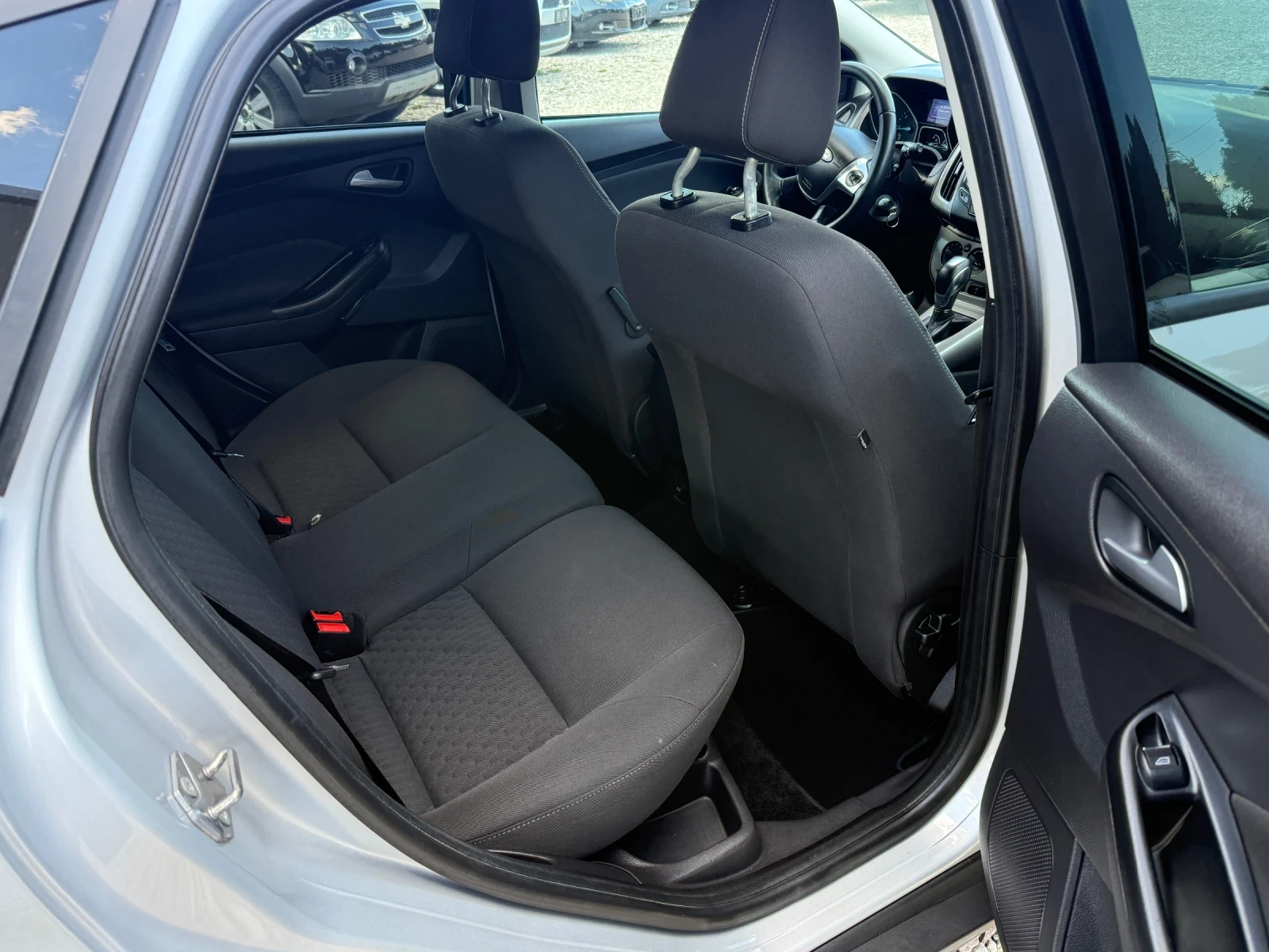 Ford Focus 2.0 D Avtomat - изображение 9