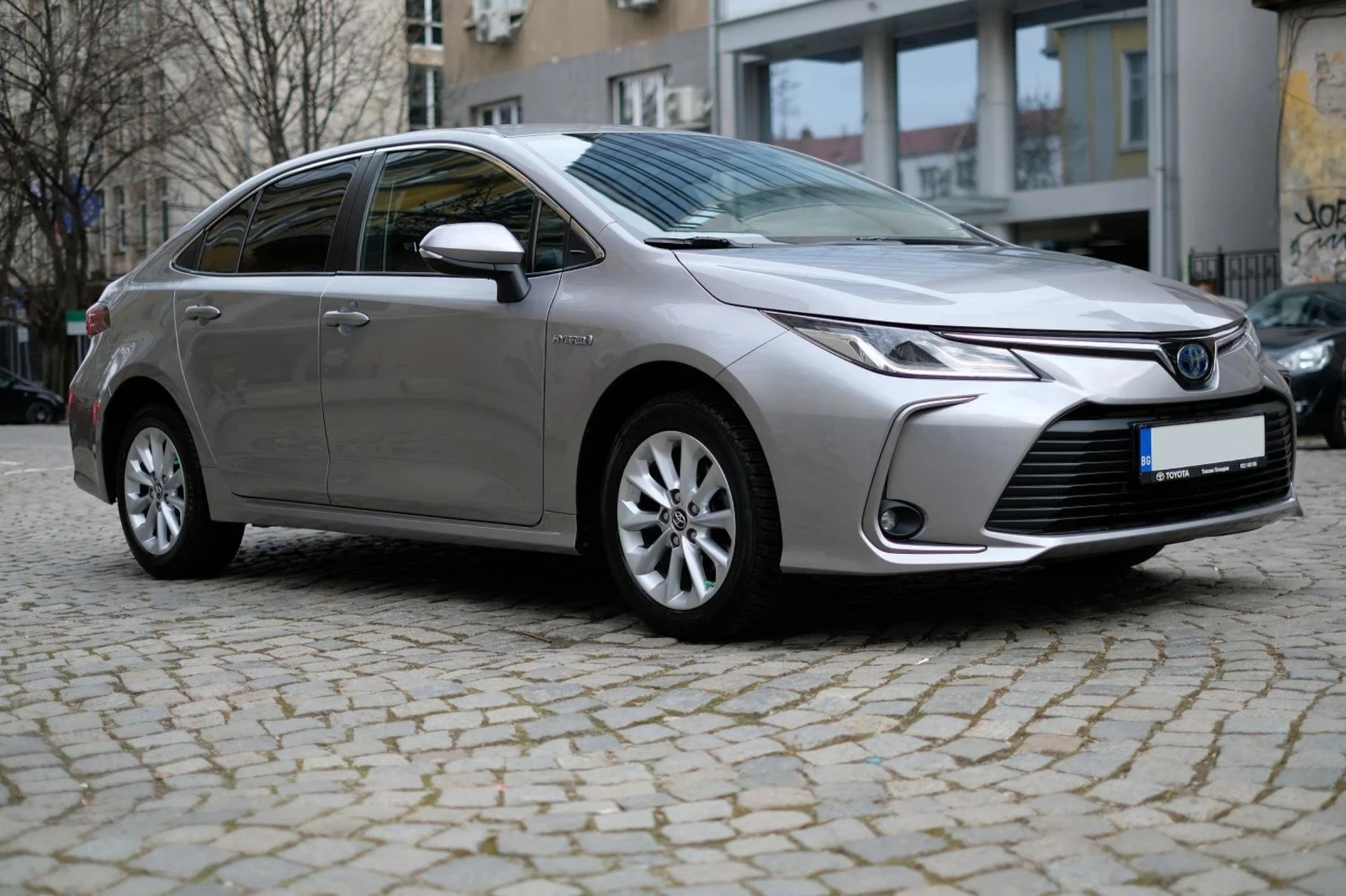 Toyota Corolla 1.8 Hybrid Executive, снимка 7 - Автомобили и джипове - 53714331