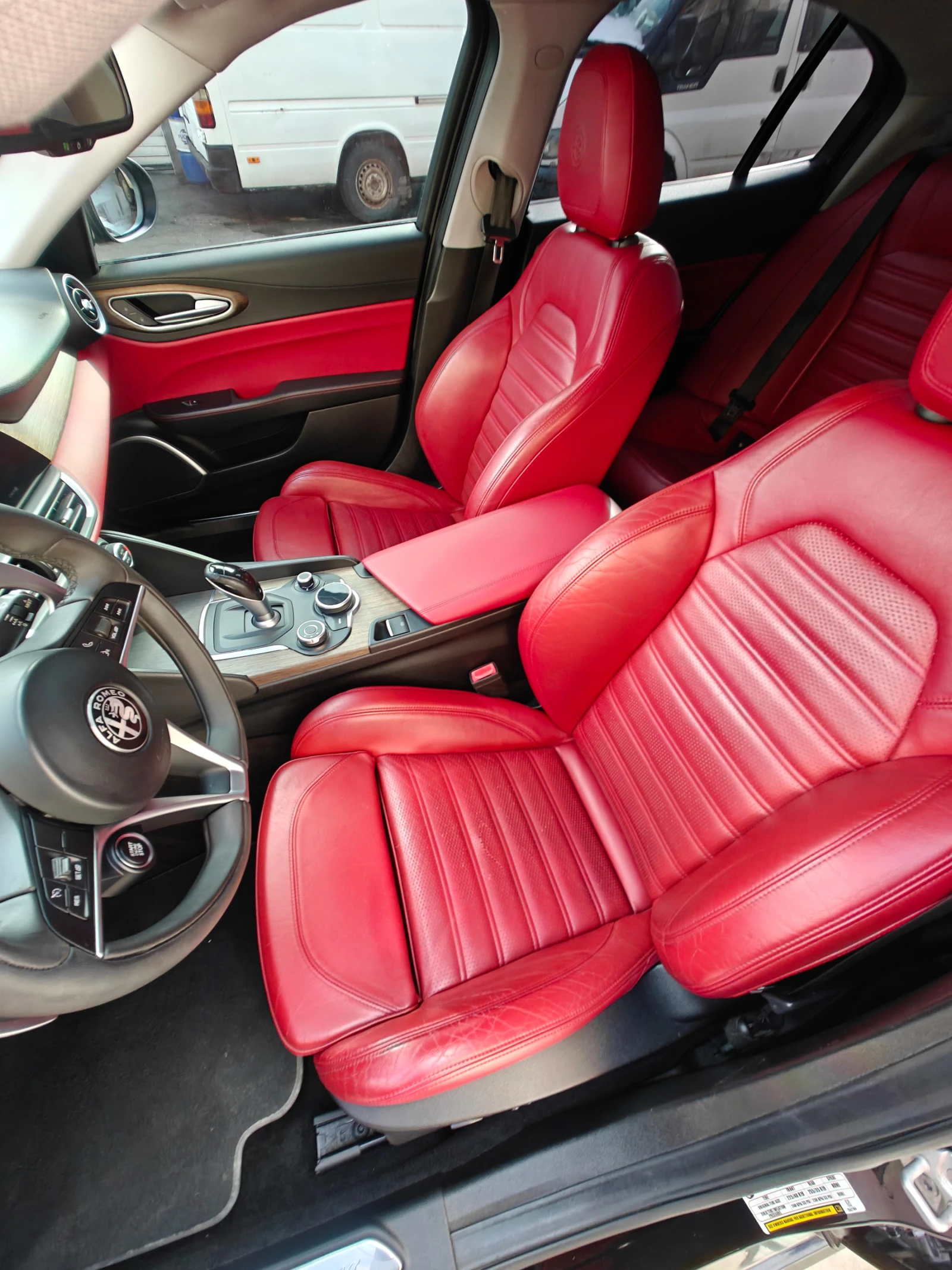 Alfa Romeo Giulia TI, снимка 6 - Автомобили и джипове - 53768291