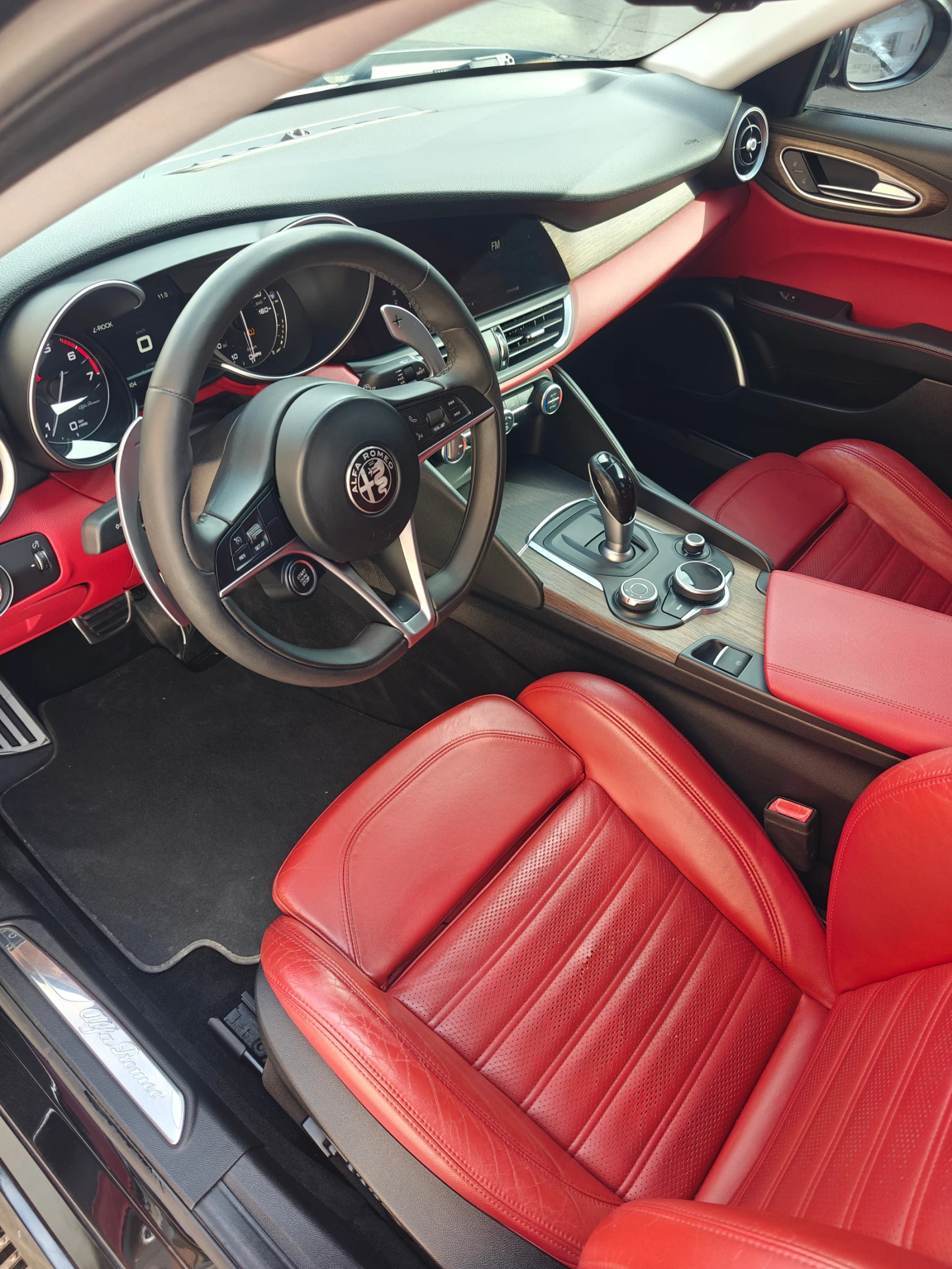 Alfa Romeo Giulia TI, снимка 5 - Автомобили и джипове - 53768291