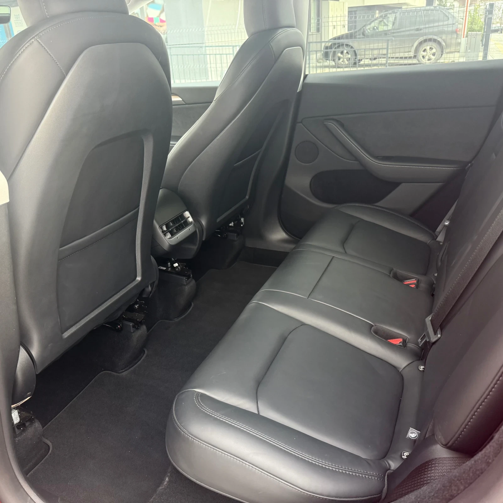 Tesla Model Y 2025 Long Range 12000 km Warranty, снимка 11 - Автомобили и джипове - 53890963