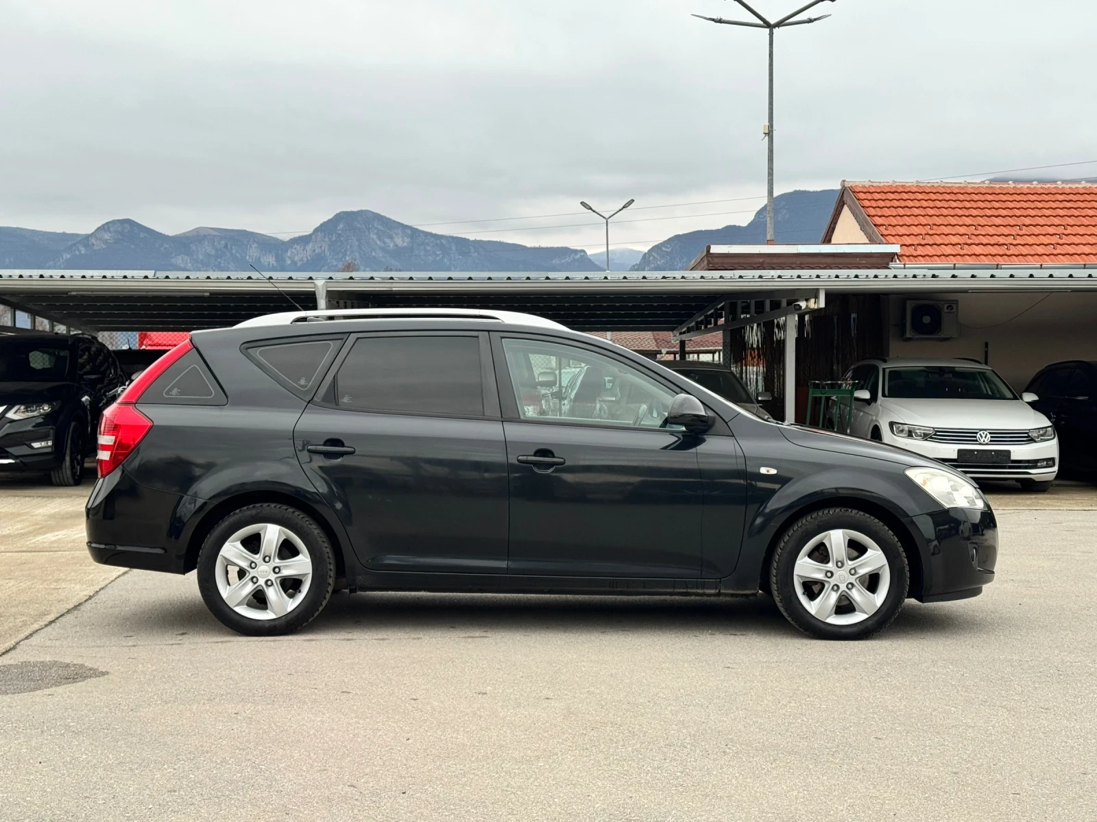 Kia Ceed 1.6i АВТОМАТ, снимка 4 - Автомобили и джипове - 54032068