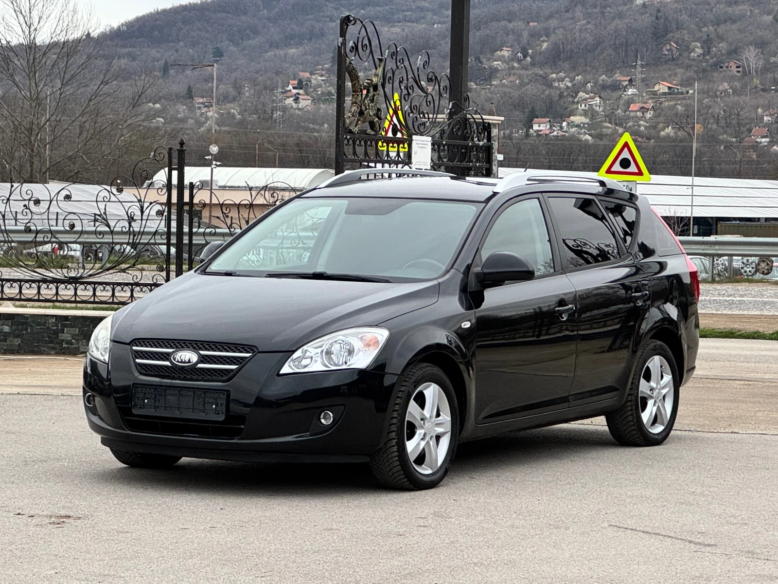 Kia Ceed 1.6i АВТОМАТ | Auto.bg — изображение 1