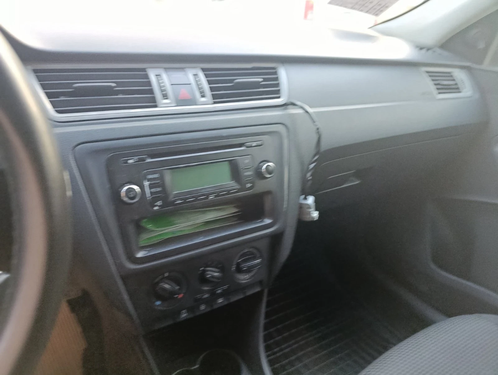 Skoda Rapid 1.2 MPI, снимка 7 - Автомобили и джипове - 54295551