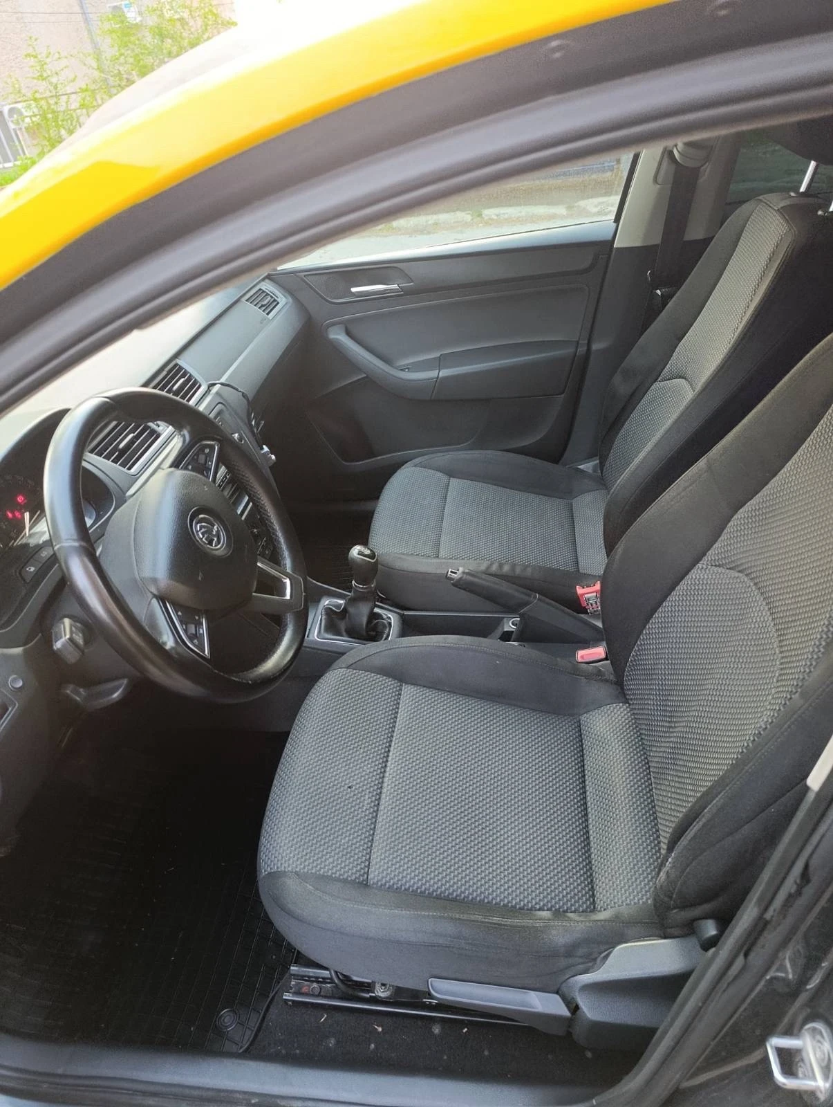 Skoda Rapid 1.2 MPI, снимка 6 - Автомобили и джипове - 54295551