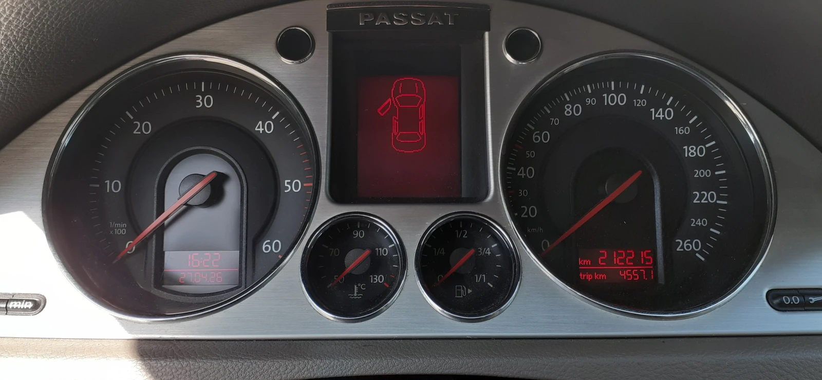 VW Passat 2.0TD 4MOTION, снимка 11 - Автомобили и джипове - 54566317