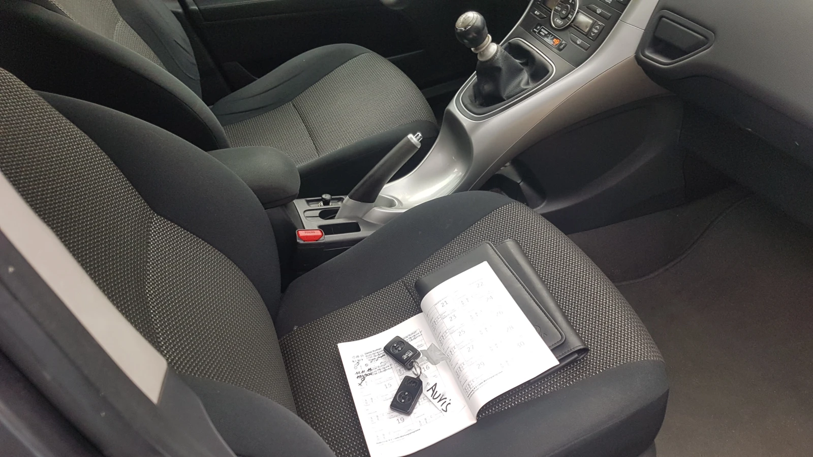 Toyota Auris 1.8I FACELIFT-KEYLESS-KAMERA, снимка 12 - Автомобили и джипове - 54447252