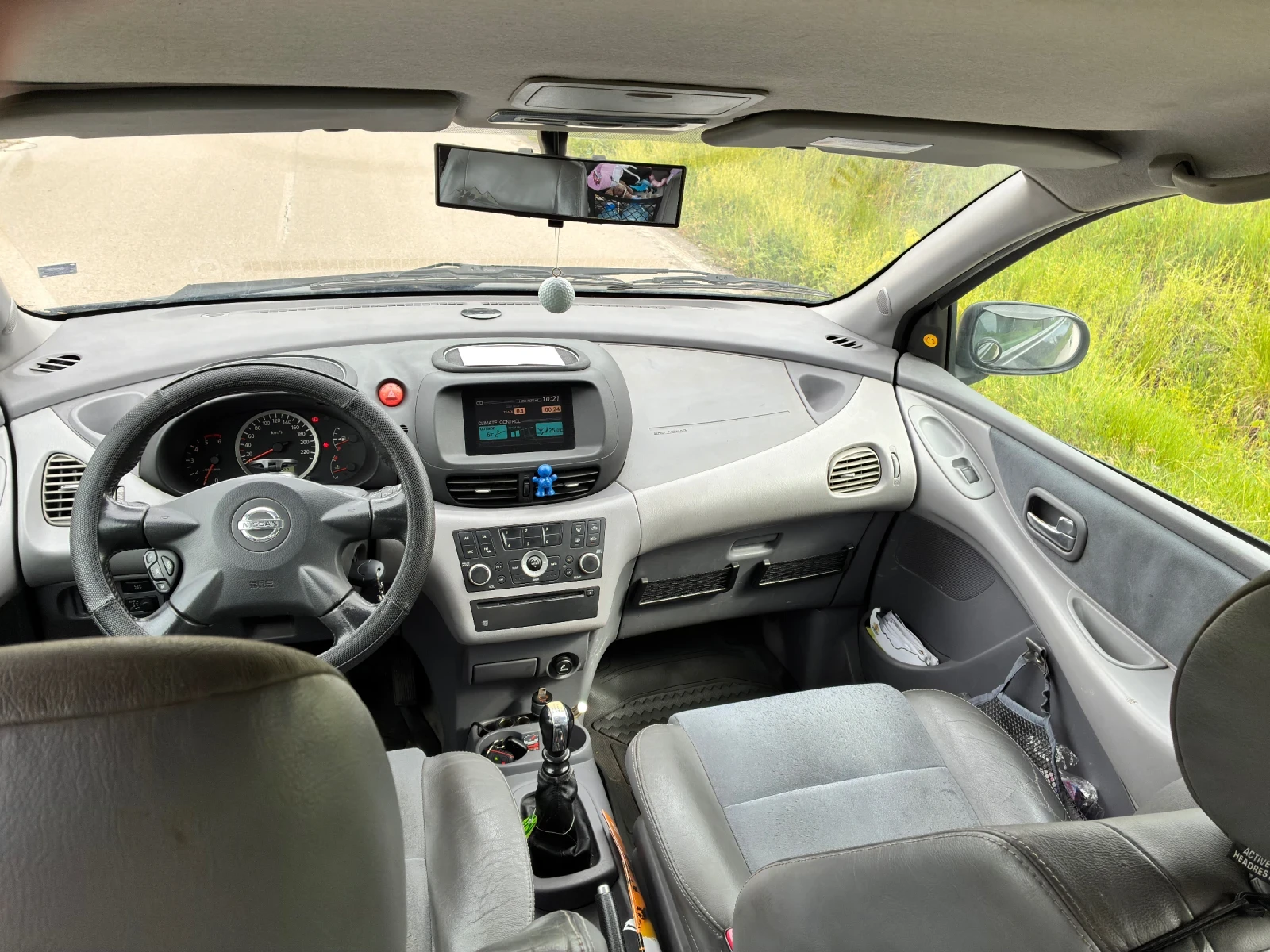 Nissan Almera tino, снимка 11 - Автомобили и джипове - 54449435