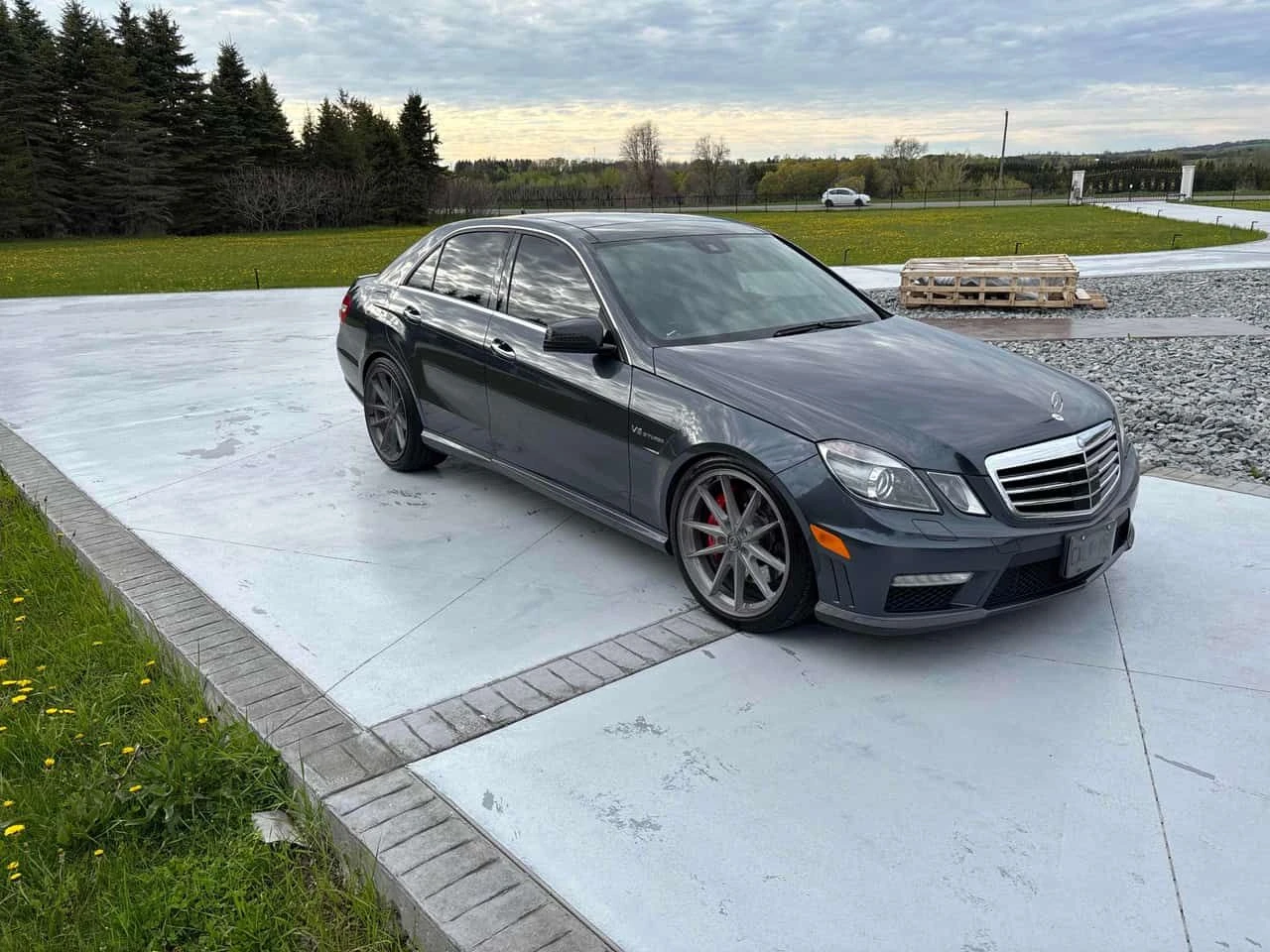 Mercedes-Benz E 63 AMG | ОТЛИЧНО СЪСТОЯНИЕ| КАРБОНОВИ ДЕТАЙЛИ| CARFAX