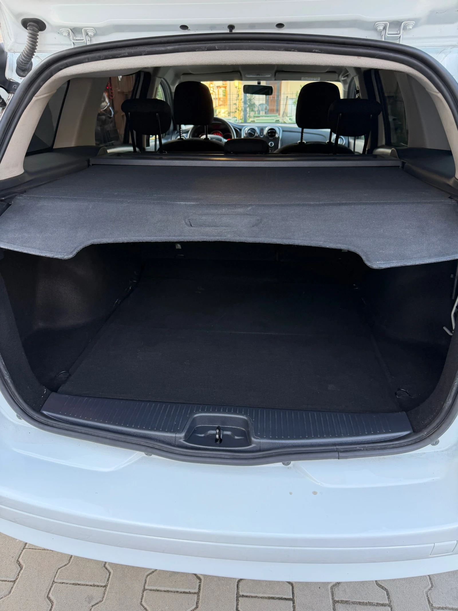 Dacia Logan MCV DCI , снимка 9 - Автомобили и джипове - 54918864