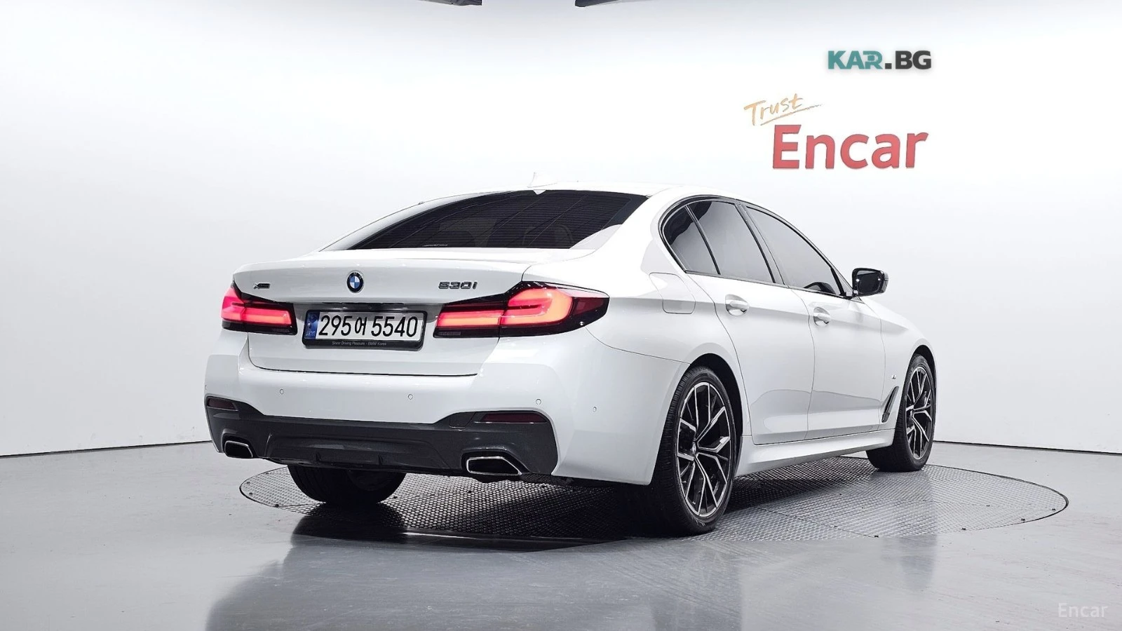 BMW 530 * M PACK* 360* Ambient Light* Head-up* PANO* ПОДГР, снимка 2 - Автомобили и джипове - 55063297