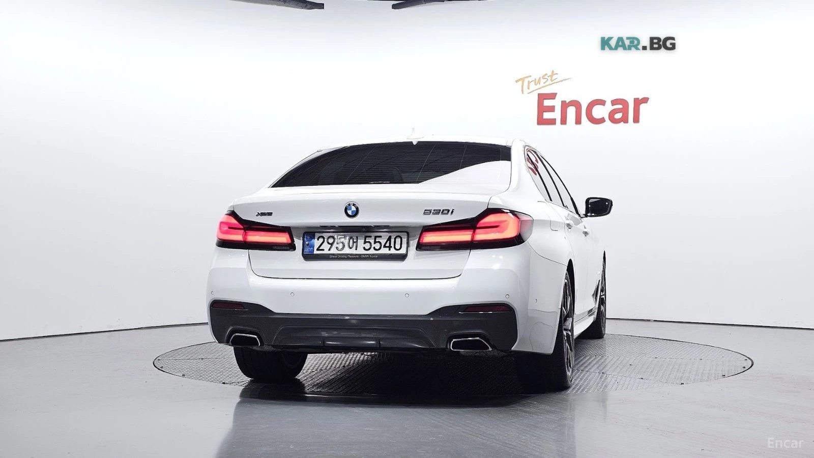BMW 530 * M PACK* 360* Ambient Light* Head-up* PANO* ПОДГР, снимка 4 - Автомобили и джипове - 55063297