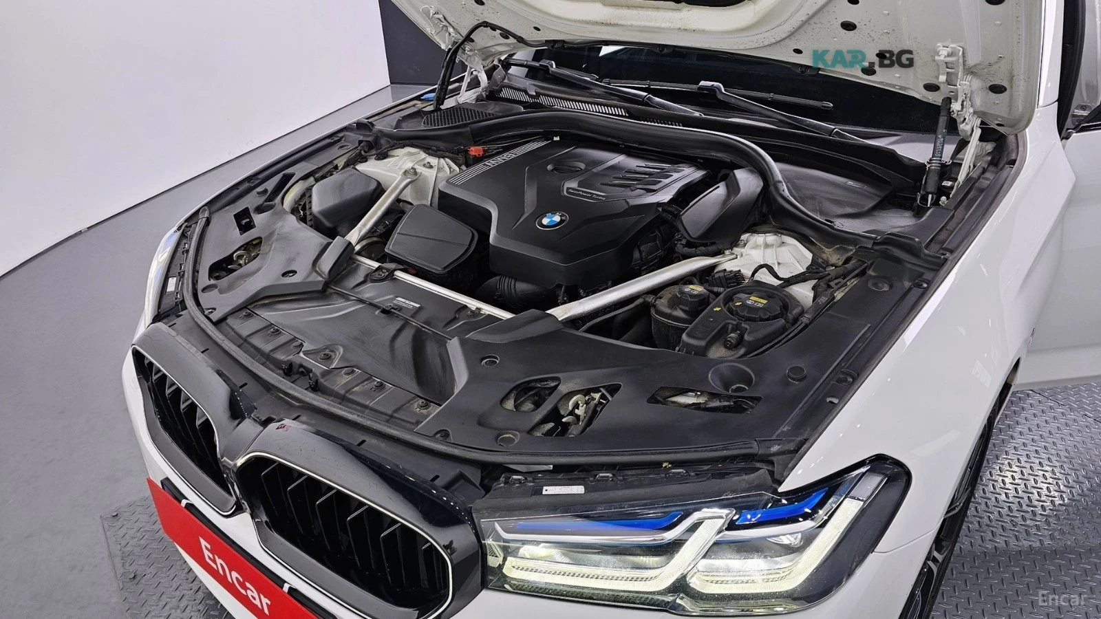 BMW 530 * M PACK* 360* Ambient Light* Head-up* PANO* ПОДГР, снимка 6 - Автомобили и джипове - 55063297
