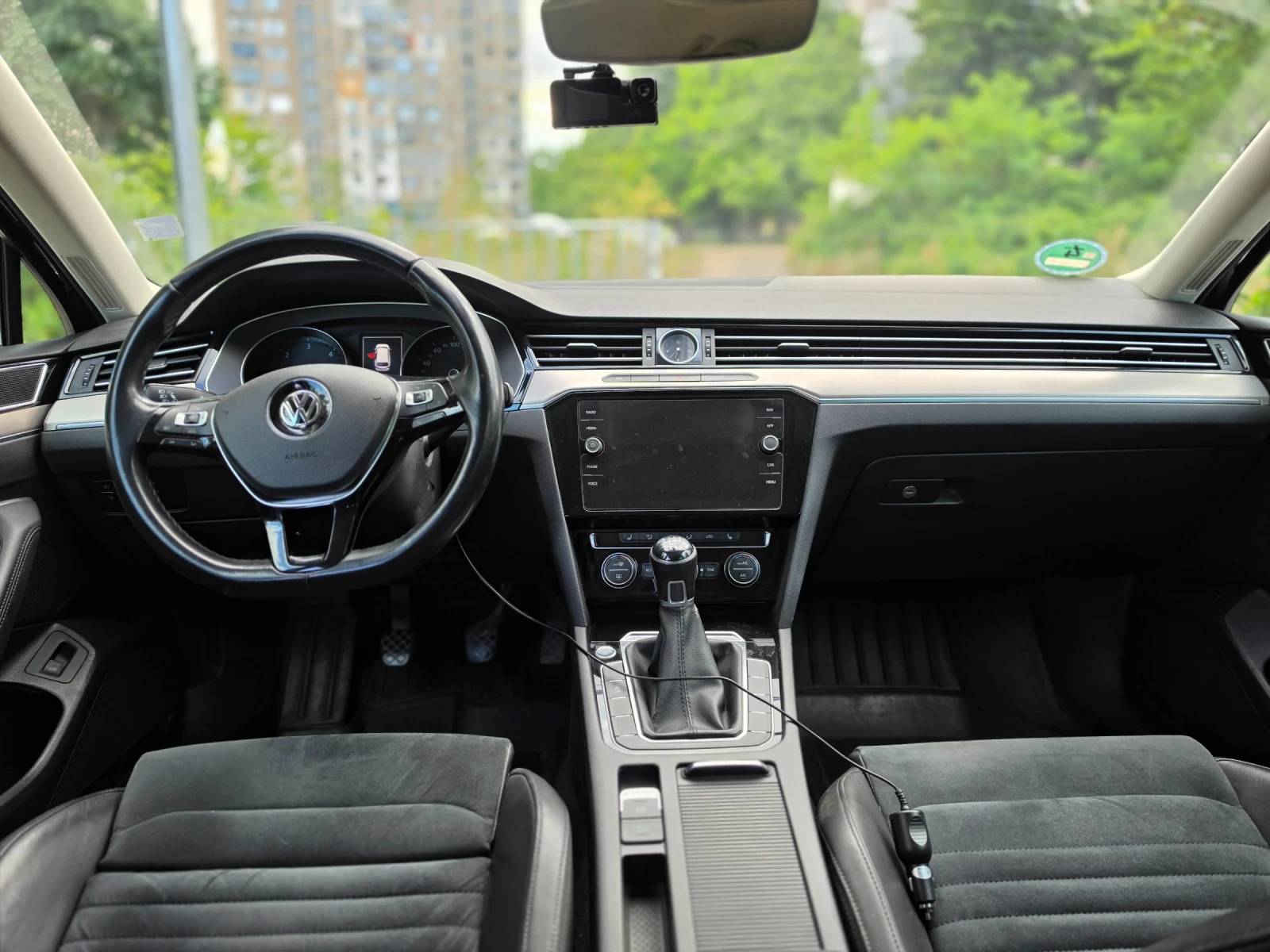 VW Passat 2.0 TDI 150KS HIGHLINE FULL LED NAVI, снимка 7 - Автомобили и джипове - 55165458