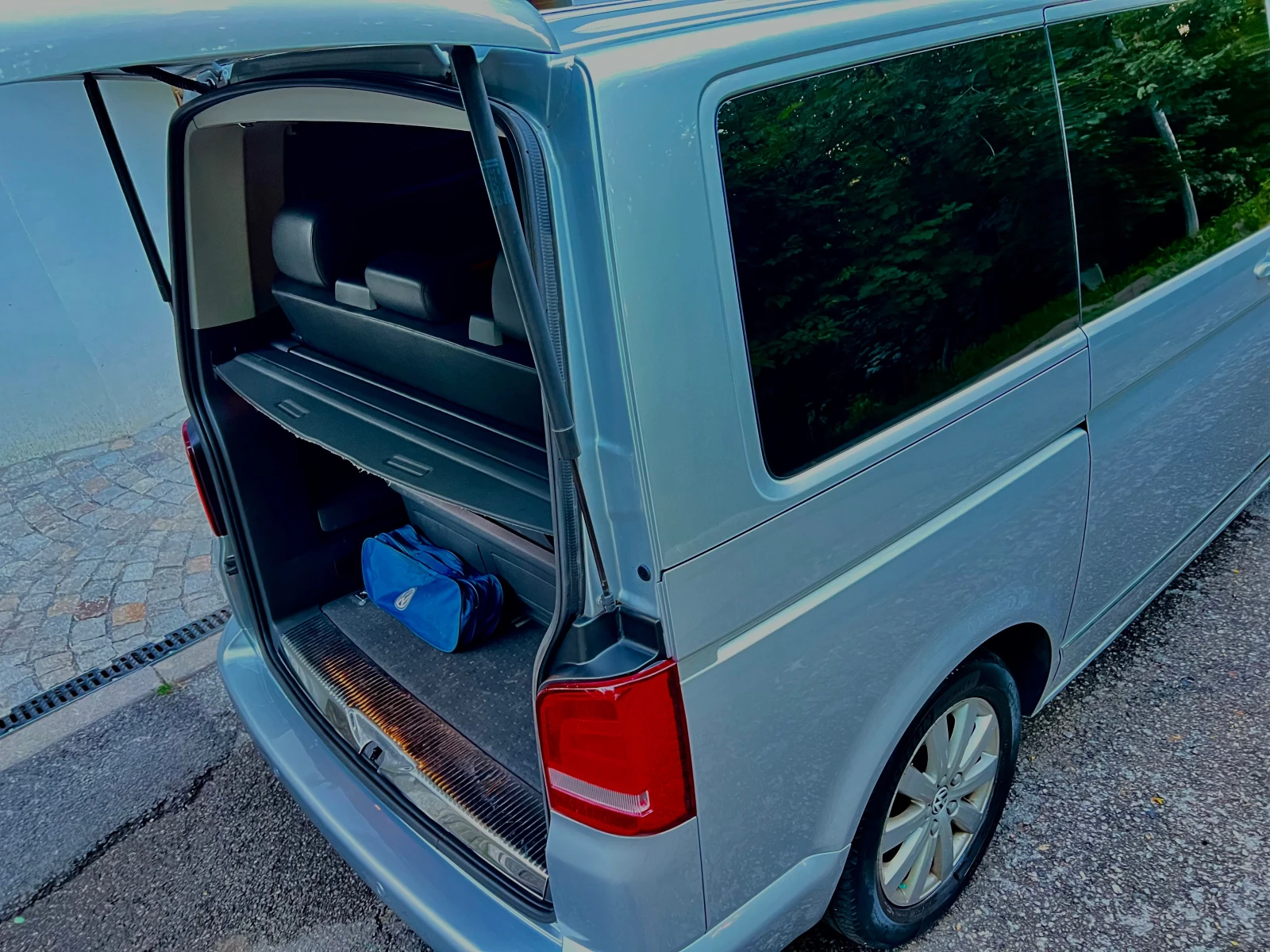 VW Multivan HIGHLINE, снимка 10 - Автомобили и джипове - 55193602