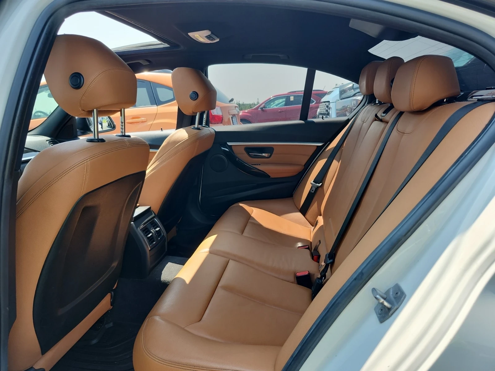 BMW 330 XDRIVE* 69000KM!* ПОДГРЕВ* ШИБИДАХ* ДВА КЛЮЧА, снимка 10 - Автомобили и джипове - 55206377