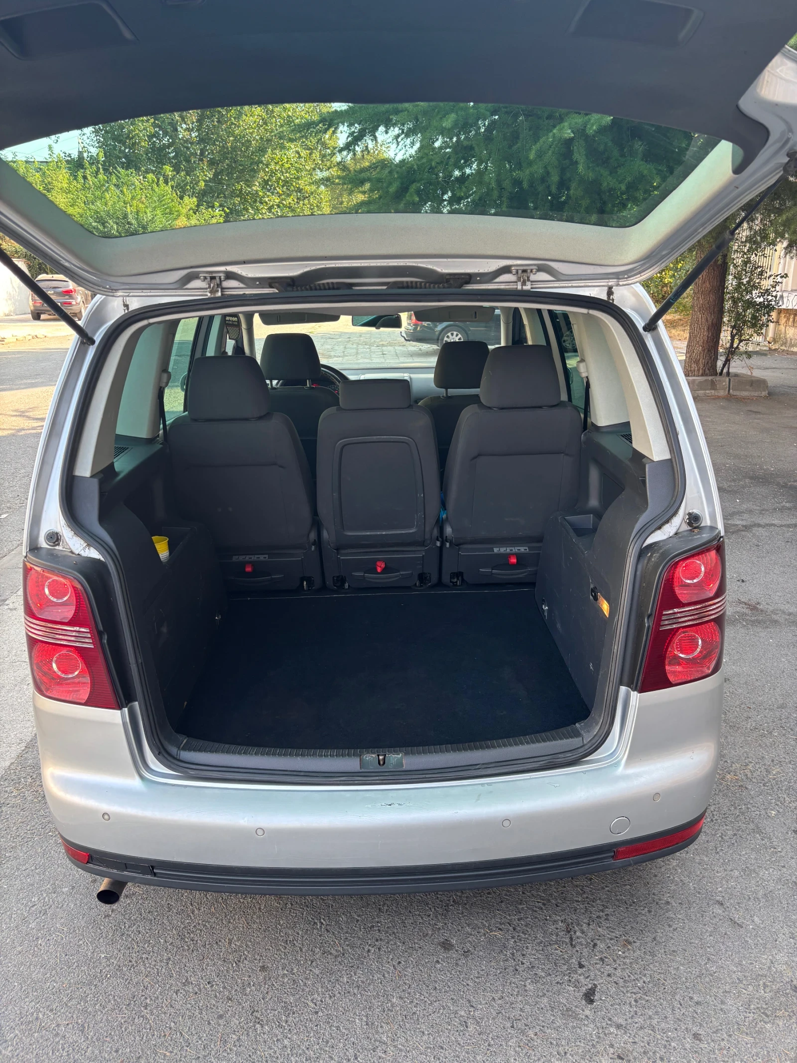 VW Touran 2.0 метан, снимка 5 - Автомобили и джипове - 56038527
