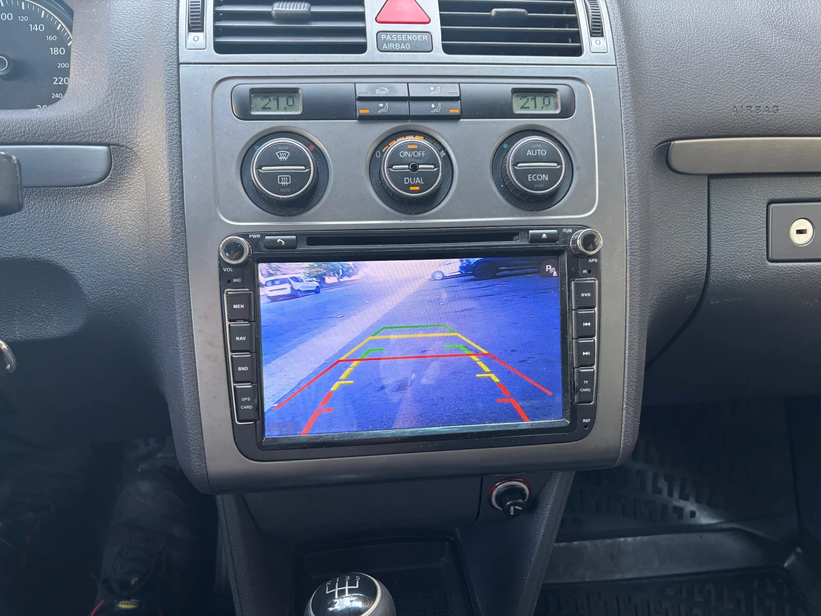 VW Touran 2.0 метан, снимка 10 - Автомобили и джипове - 56038527