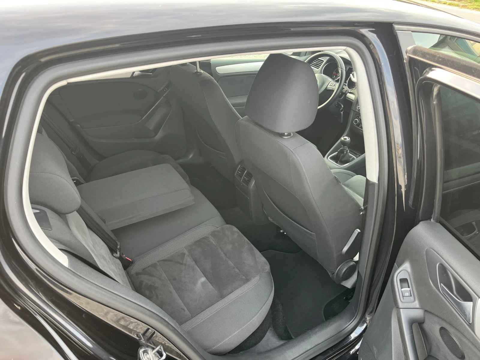 VW Golf 1.6TDI Хубав.Собствен лизинг!!!, снимка 14 - Автомобили и джипове - 56172607