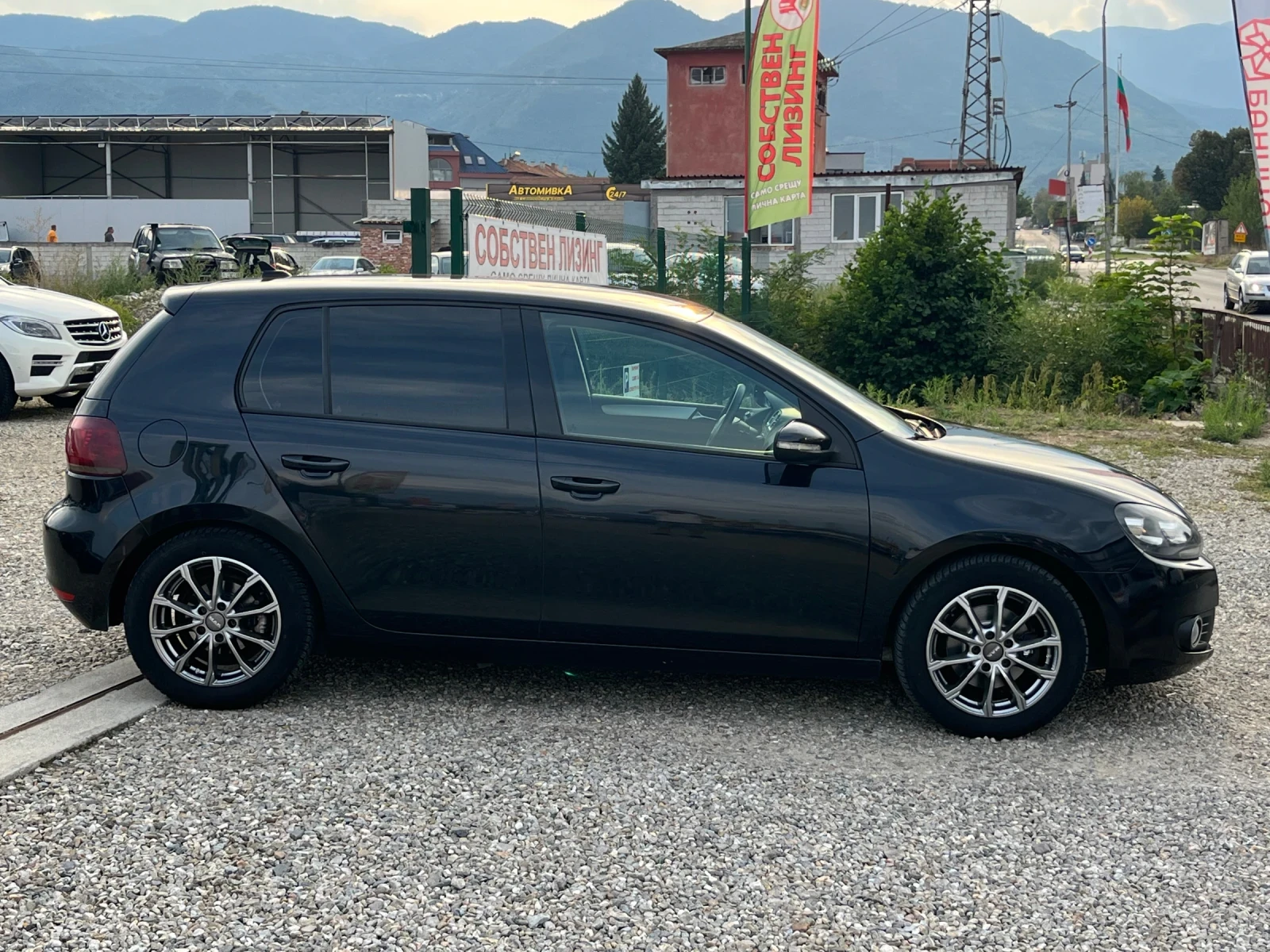 VW Golf 1.6TDI Хубав.Собствен лизинг!!!, снимка 8 - Автомобили и джипове - 56172607