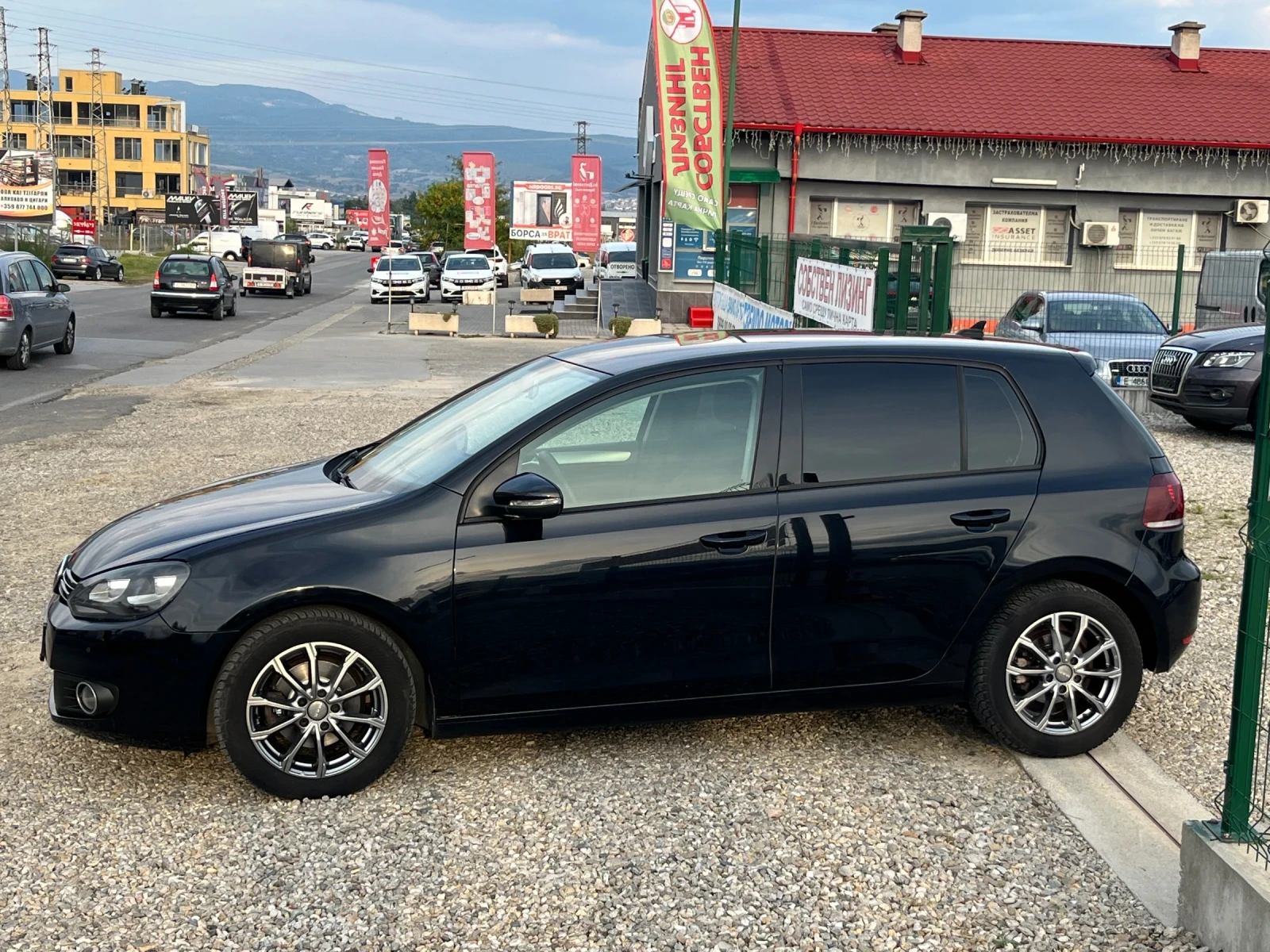 VW Golf 1.6TDI Хубав.Собствен лизинг!!!, снимка 7 - Автомобили и джипове - 56172607